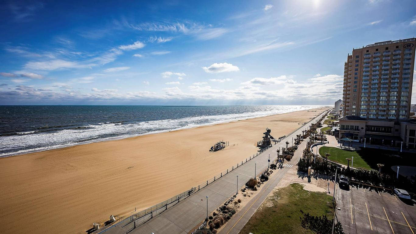 Beautiful Day At Virginia Beach Background