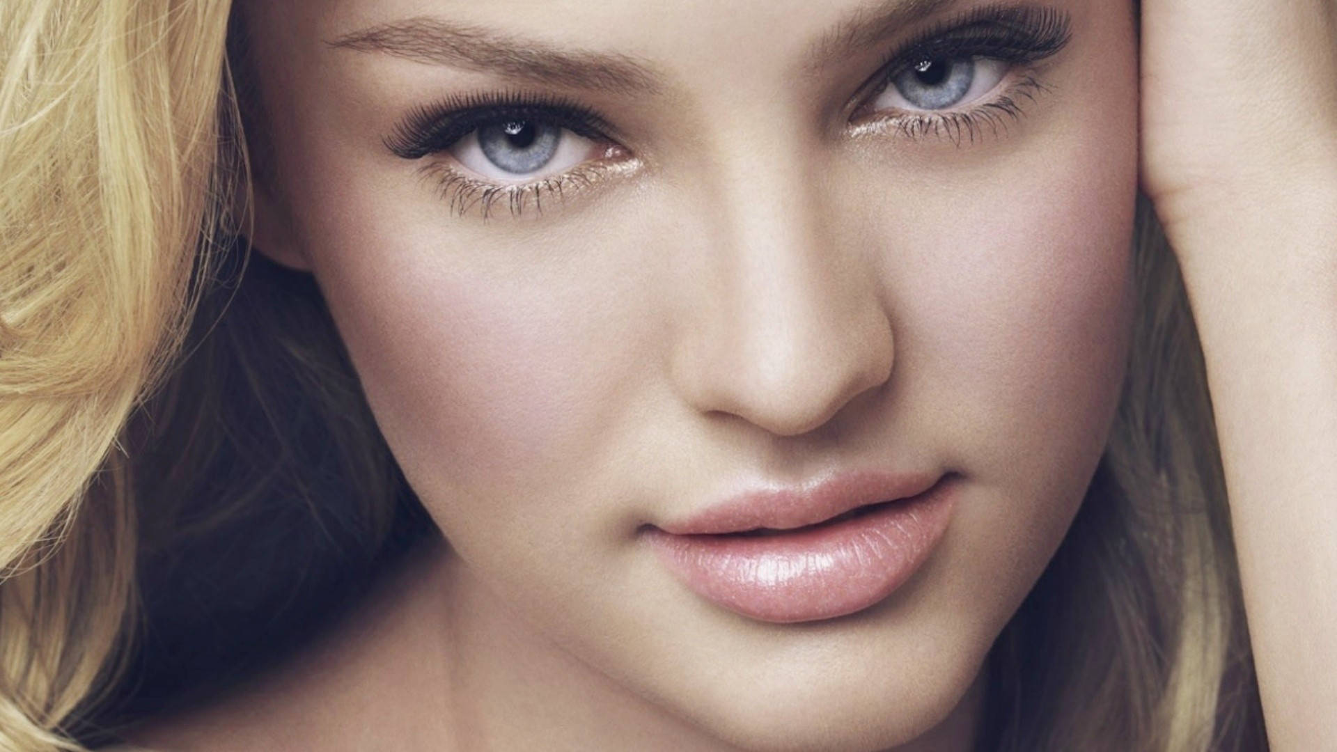 Beautiful Face Candice Swanepoel