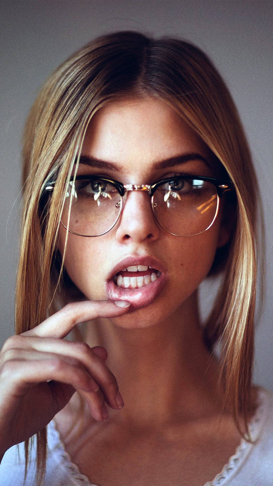 Beautiful Face Marina Laswick Glasses