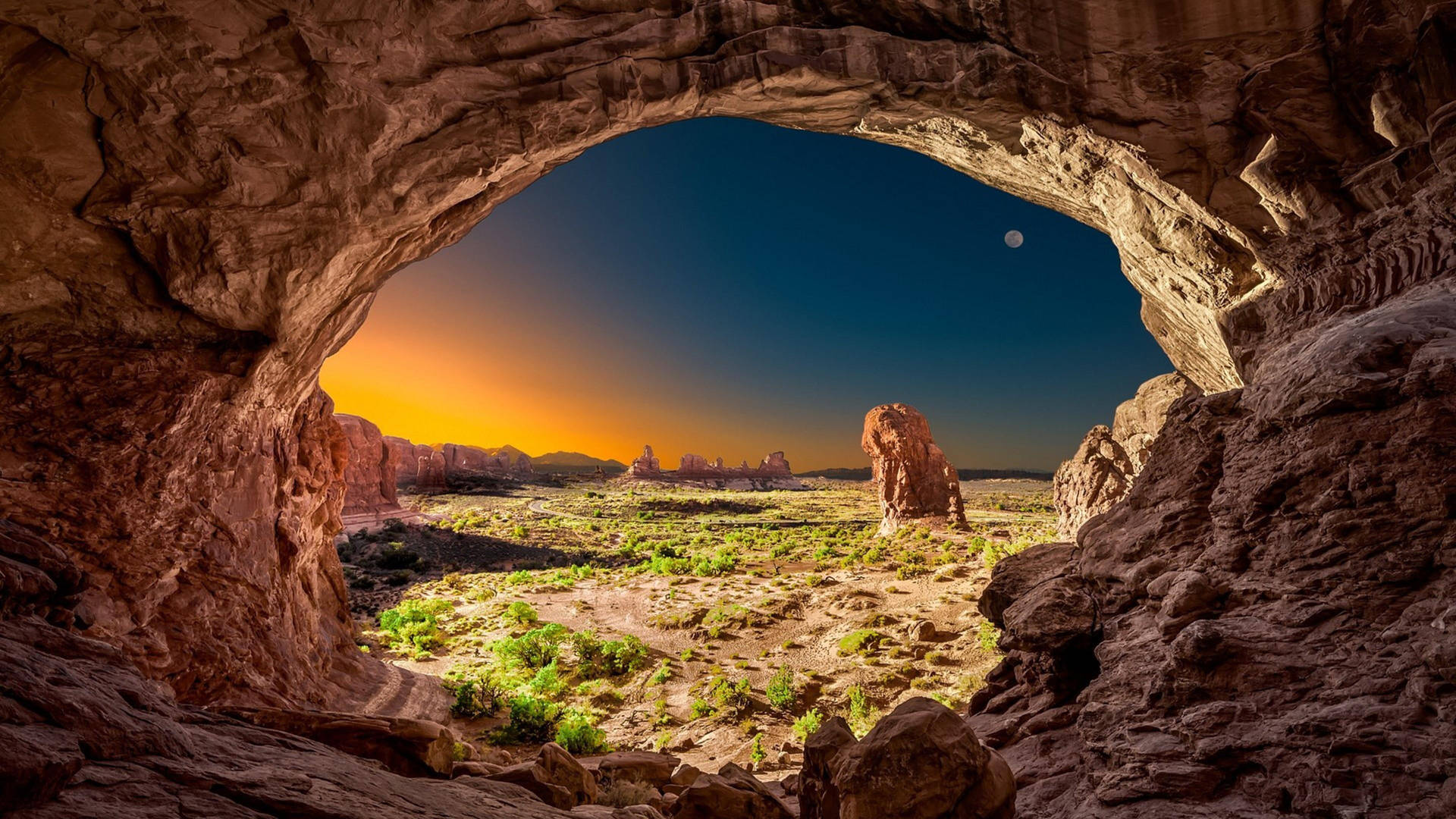 Beautiful Frame At Arches National Park Background