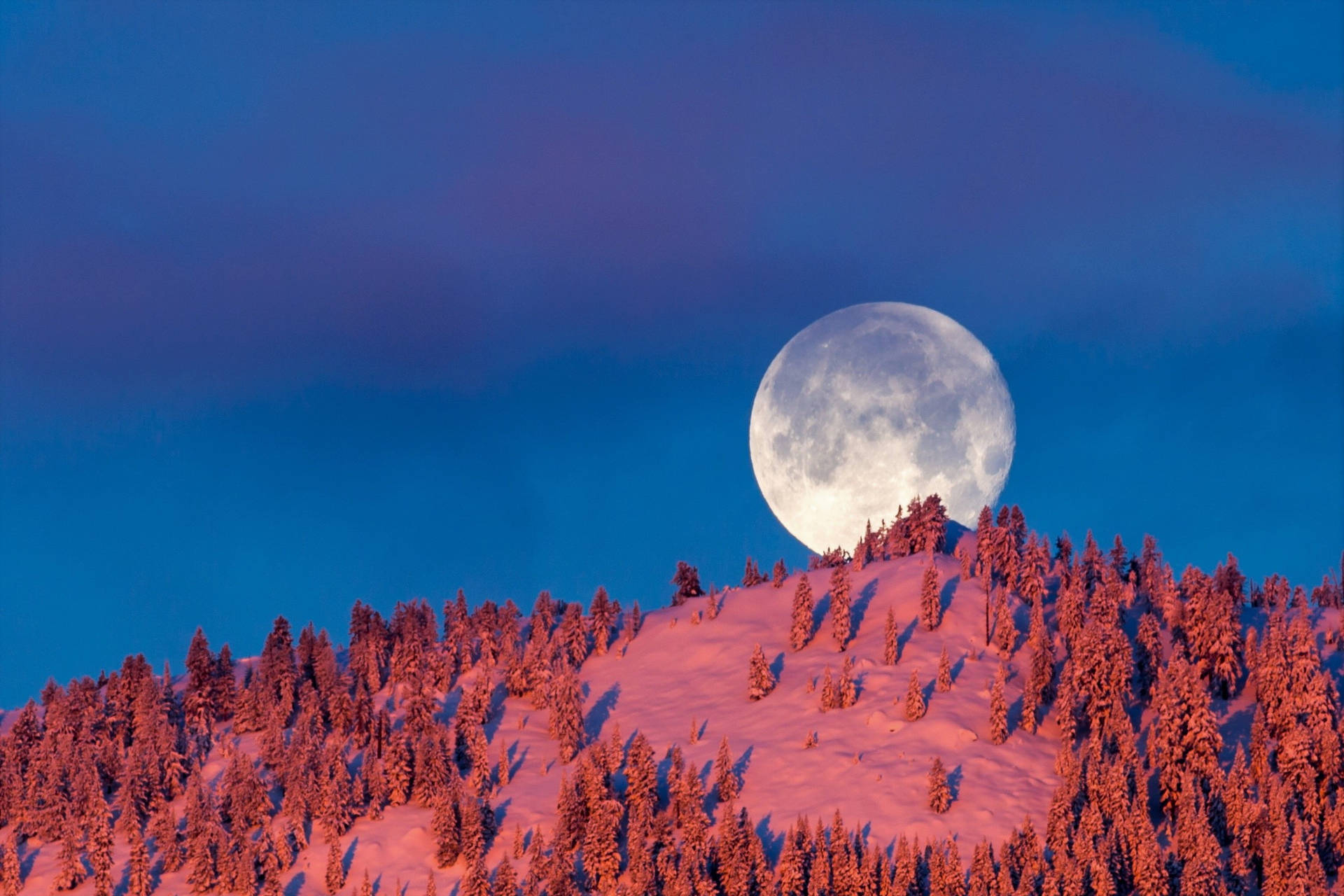 Beautiful Full Moon Pink Mountain Background
