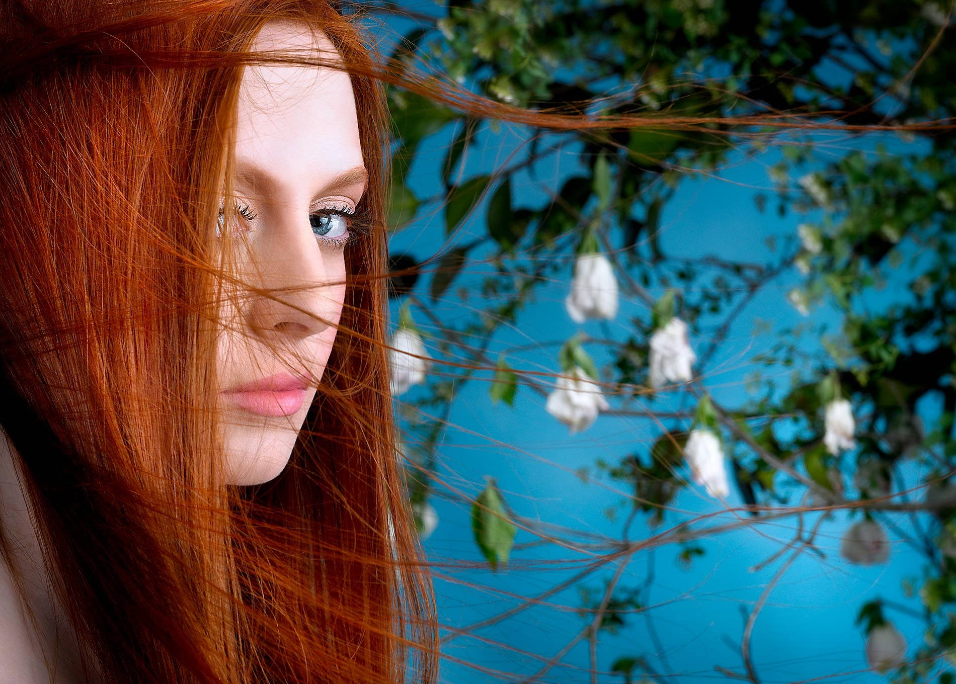 Beautiful Hd Model With Messy Hair Background