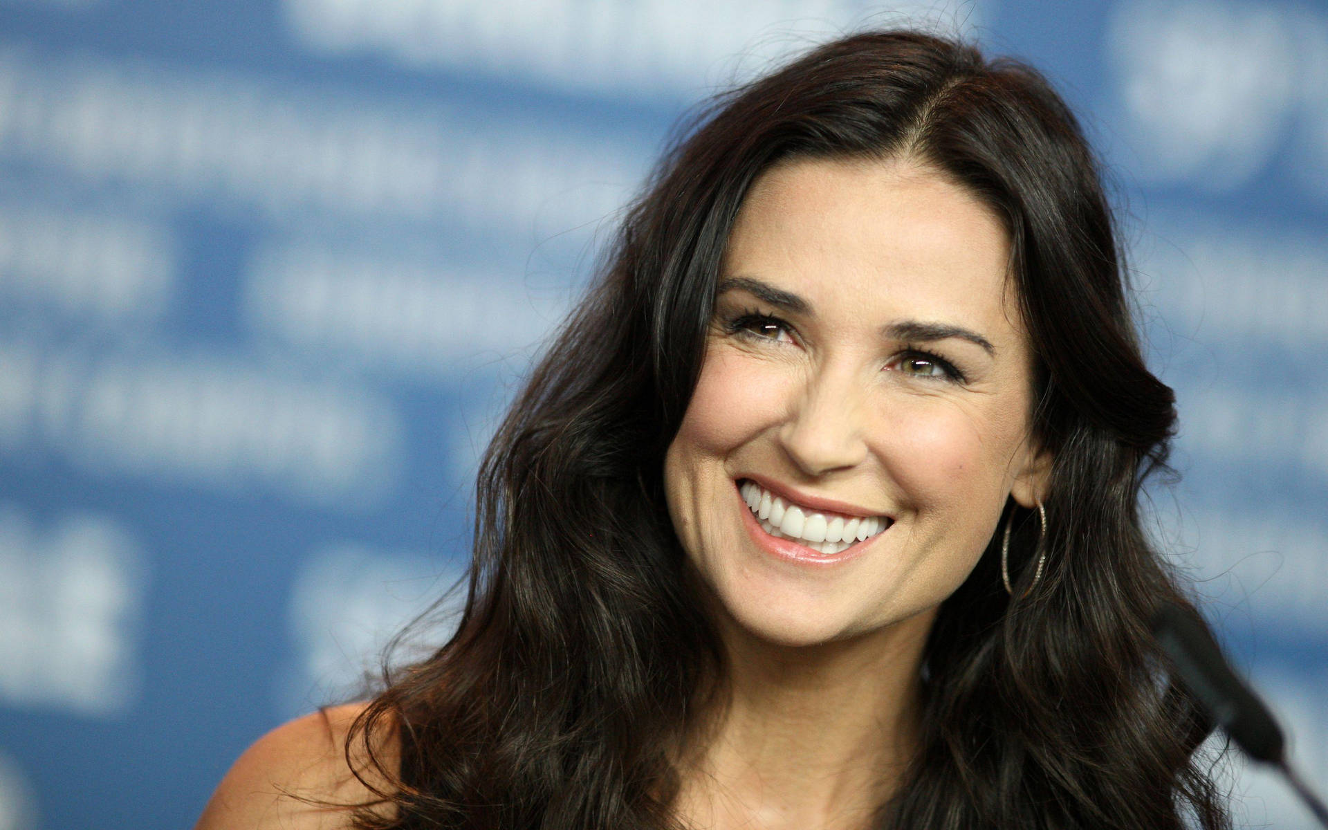 Beautiful Hollywood Actress Demi Moore Smile