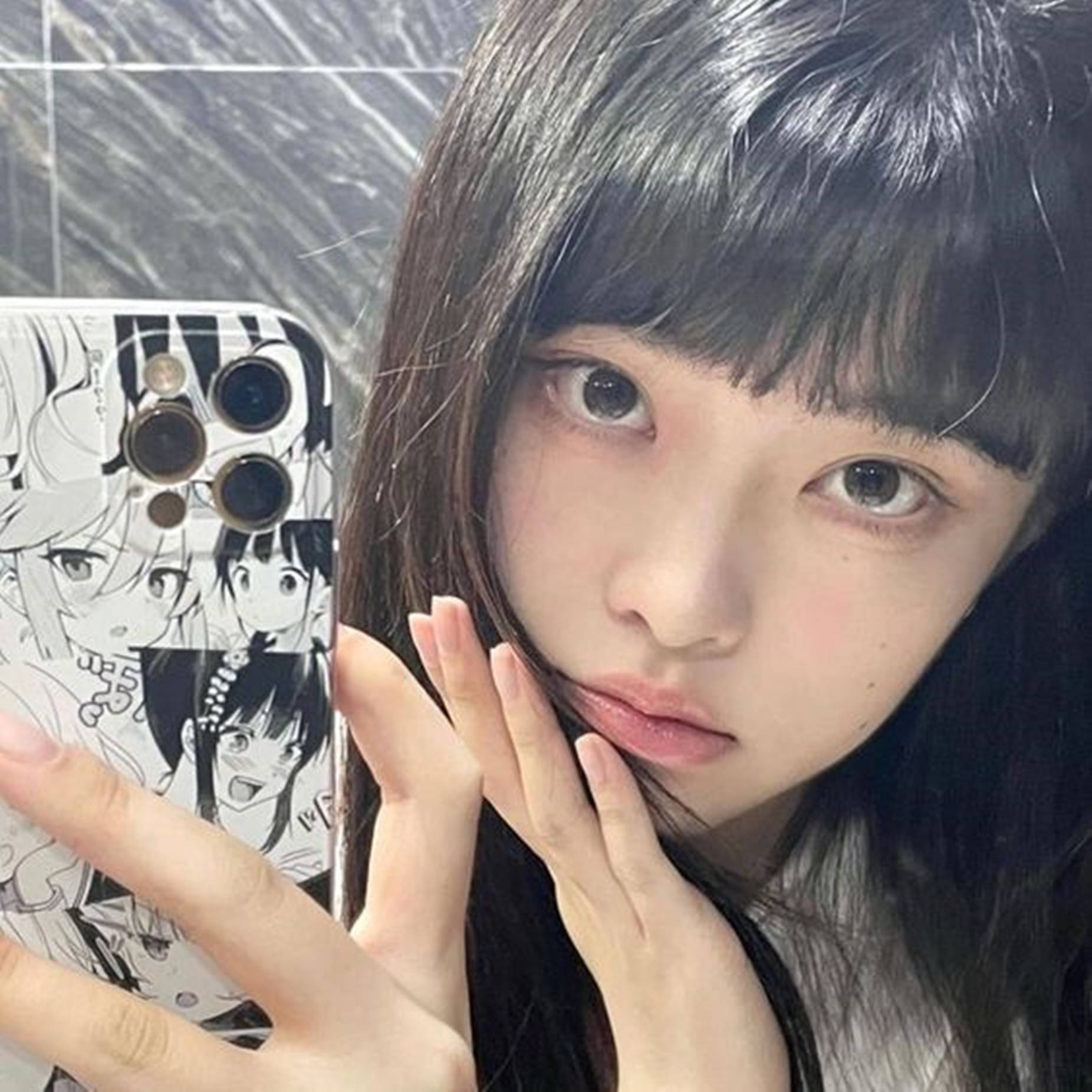 Beautiful Korean Girl Mirror Selfie Unique Cool Pfp