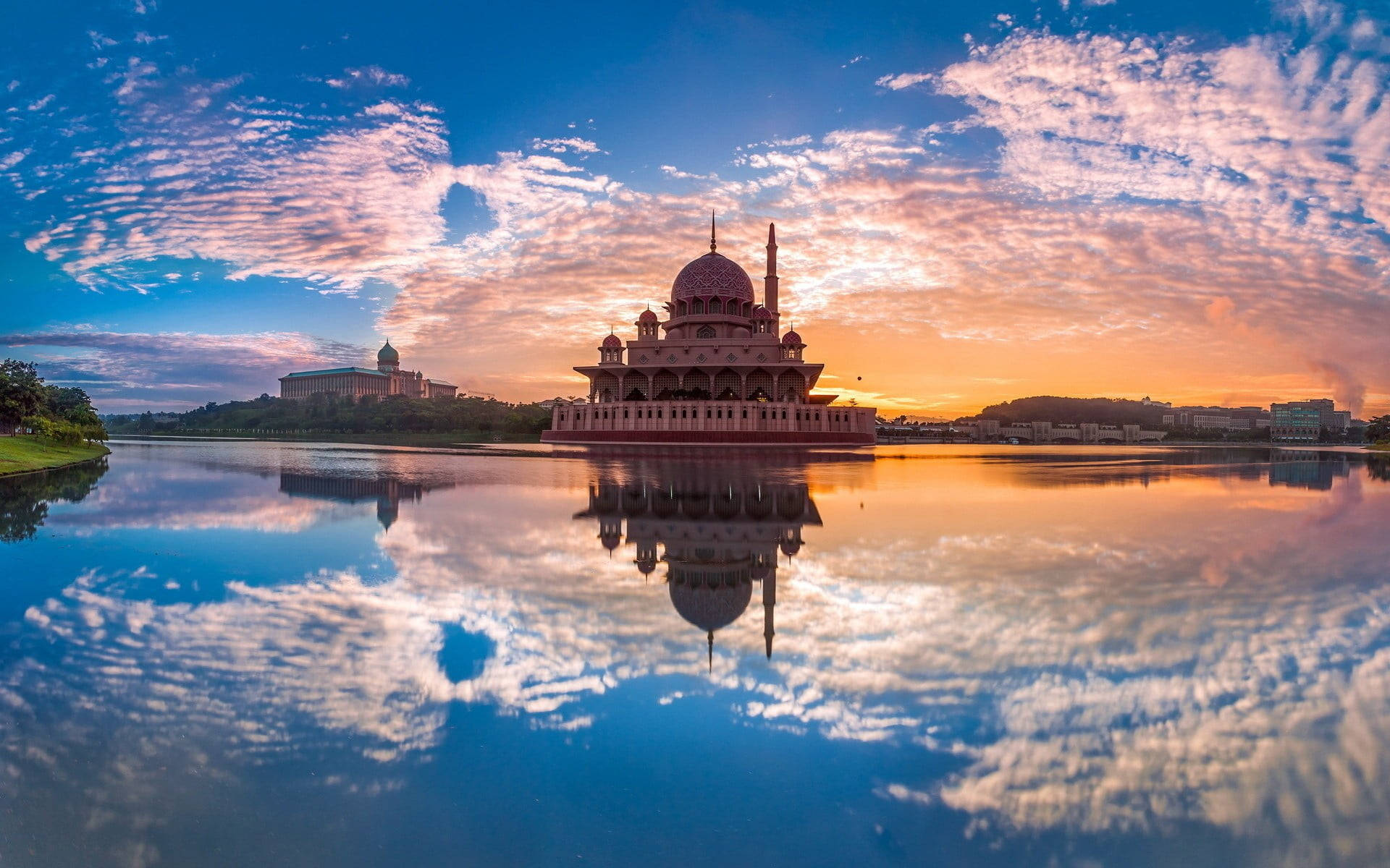 Beautiful Mosque Putrajaya Malaysia Background