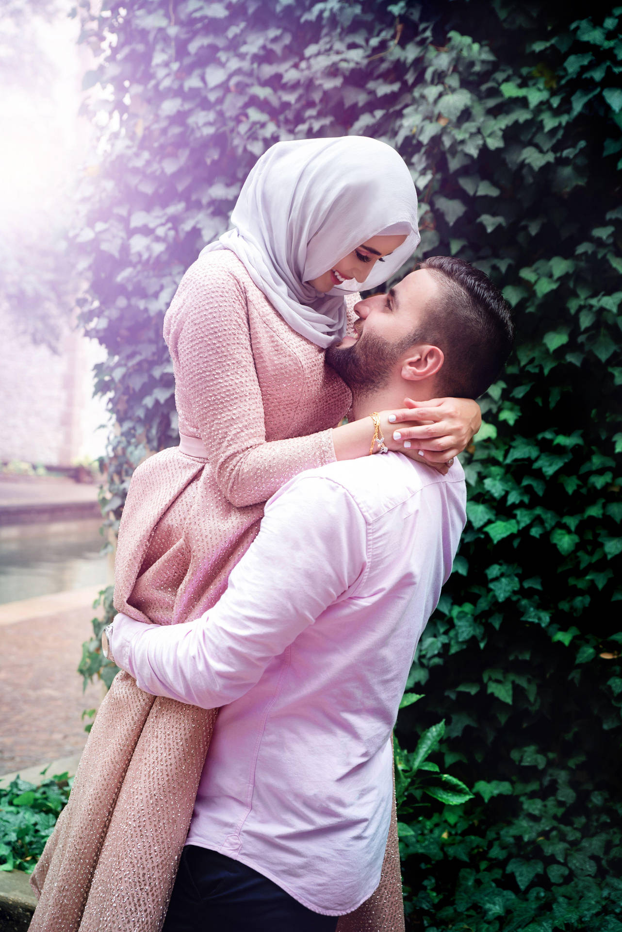 Beautiful Muslim Couple Pose Background
