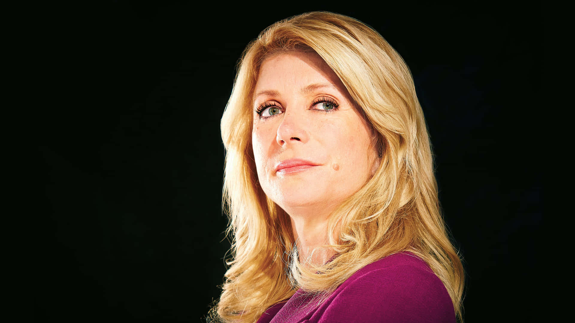 Beautiful Portrait Of Wendy Davis Background