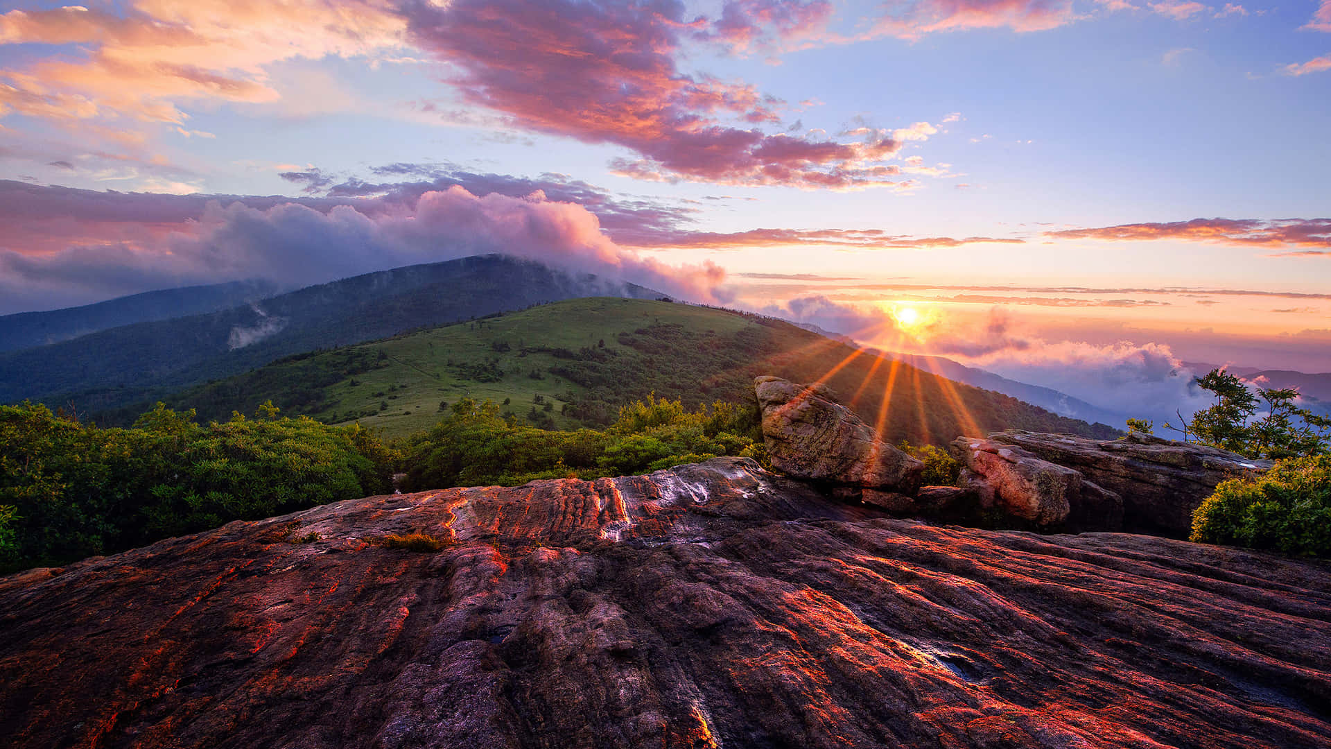 Beautiful Rocky Mountains Sunset Scenery Background