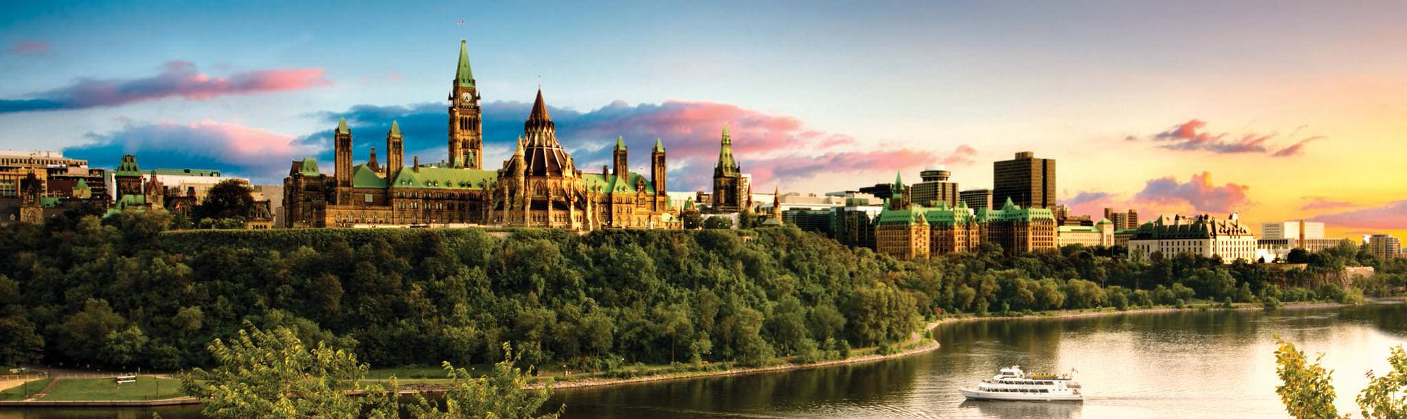 Beautiful Scenery In Ottawa River Background