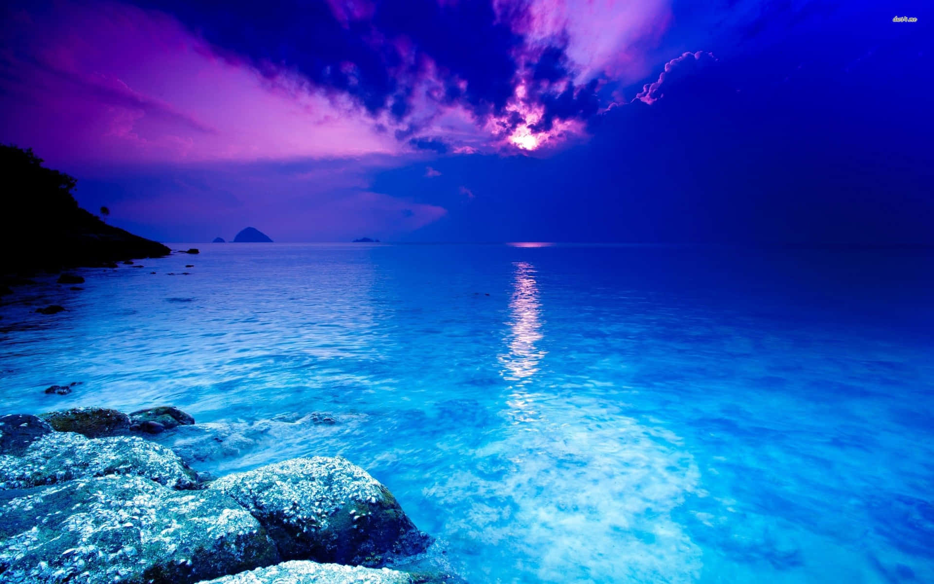 Beautiful Sea & Dark Purple Sky