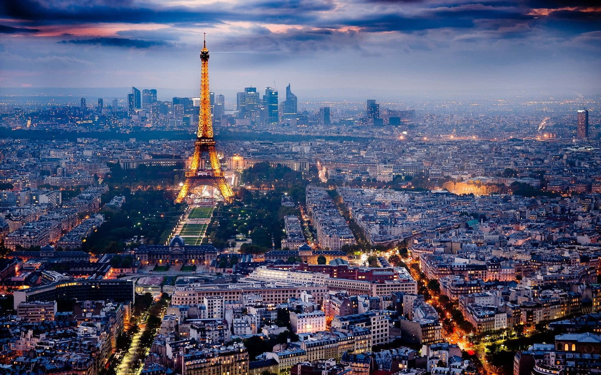 Beautiful Skyline Of Paris Background