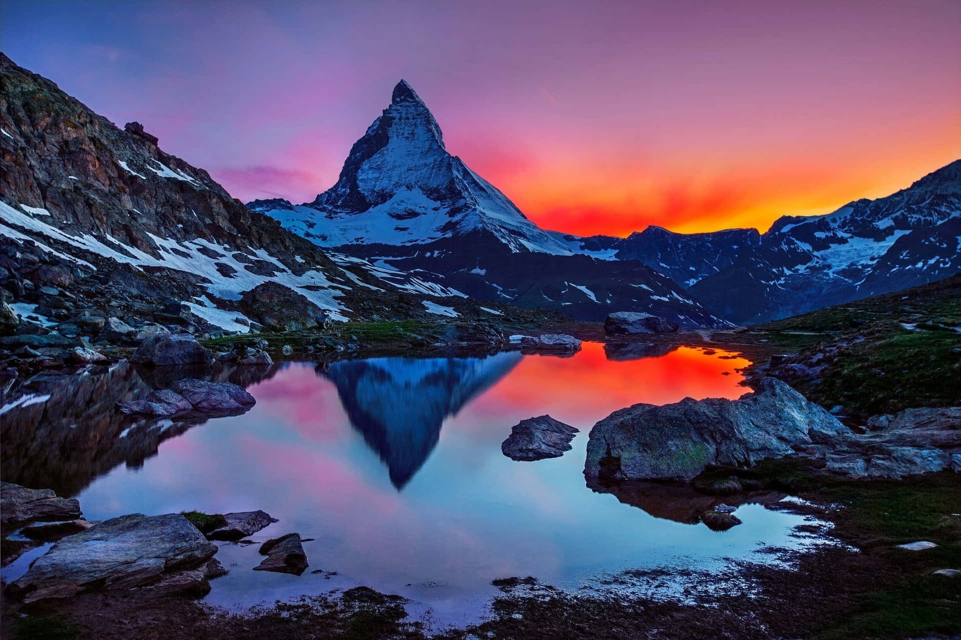 Beautiful Sunset View At The Matterhorn Background