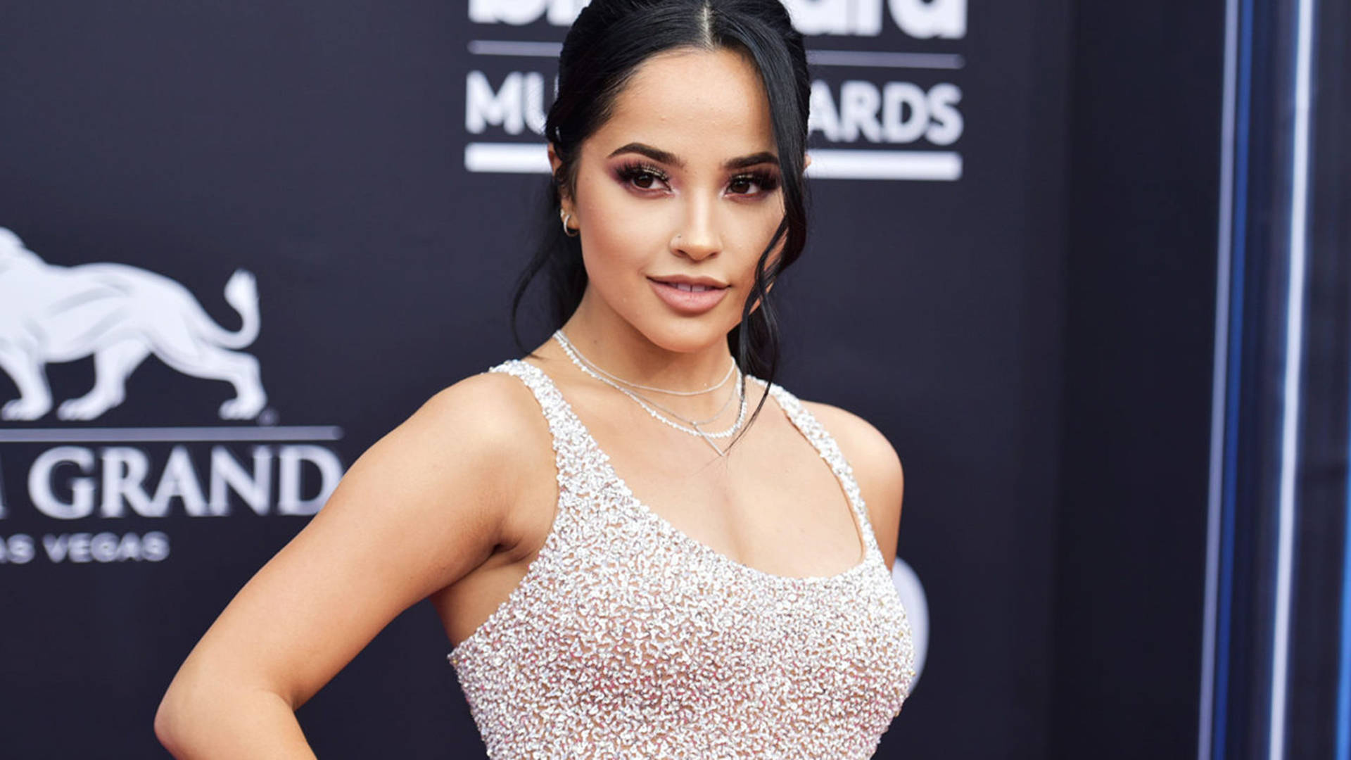 Becky G Shining At The 2019 Billboard Music Awards Background
