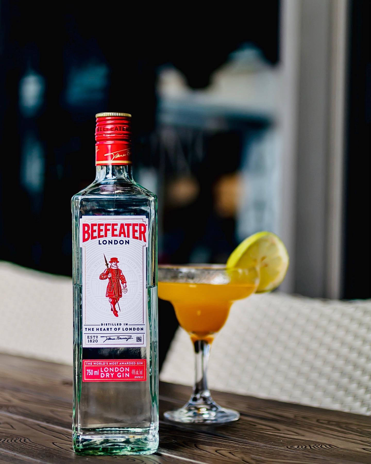 Beefeater Cocktail Dry Gin Background