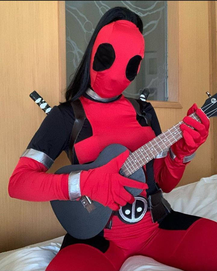 Bella Poarch As Deadpool Cosplay Background