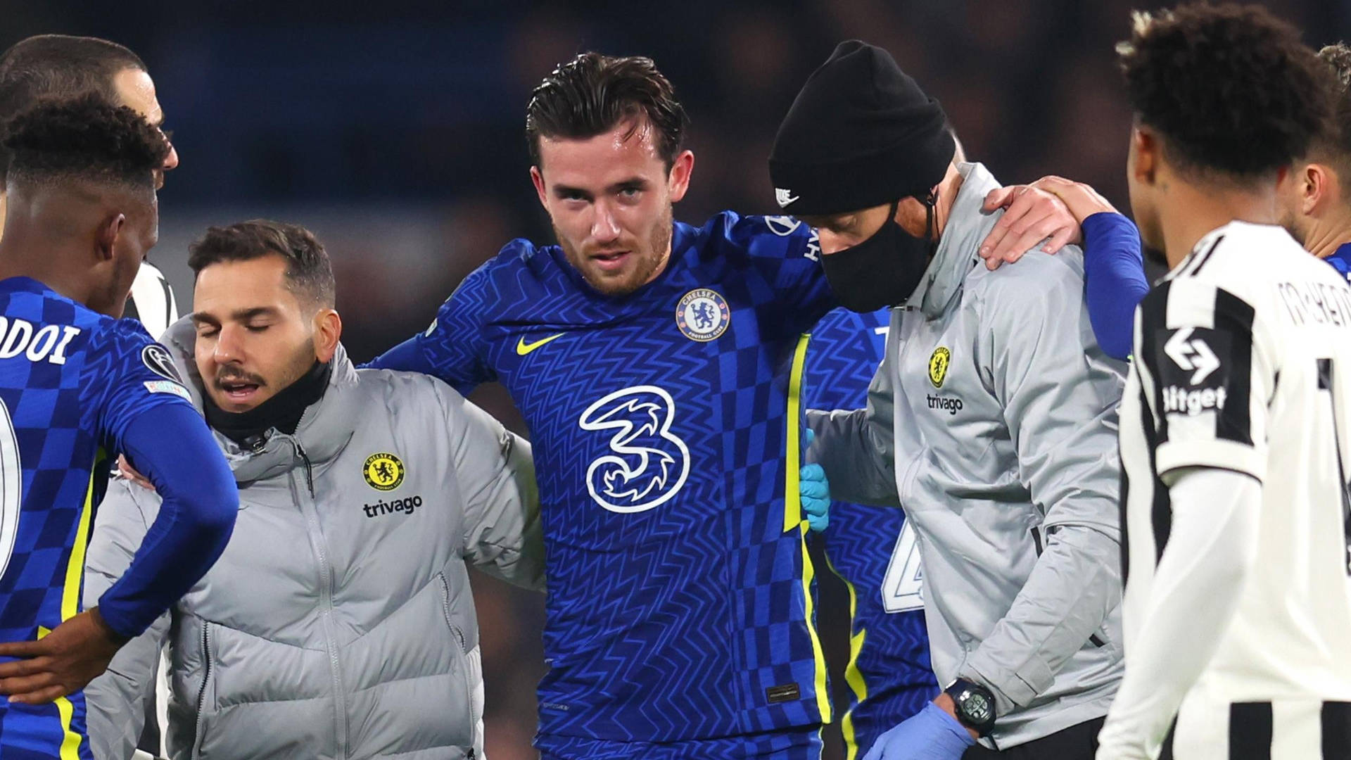 Ben Chilwell At A Team Huddle Background