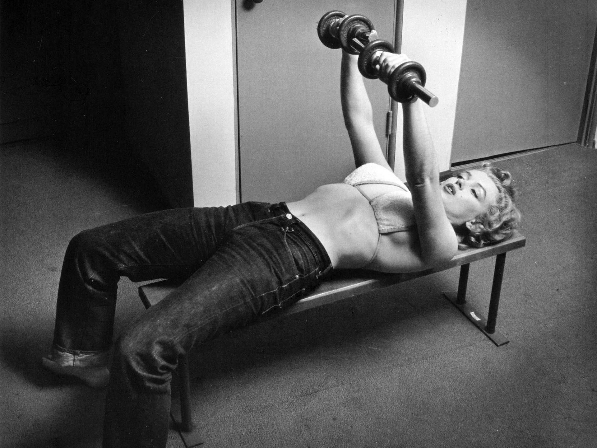 Bench Press Marilyn Monroe Background