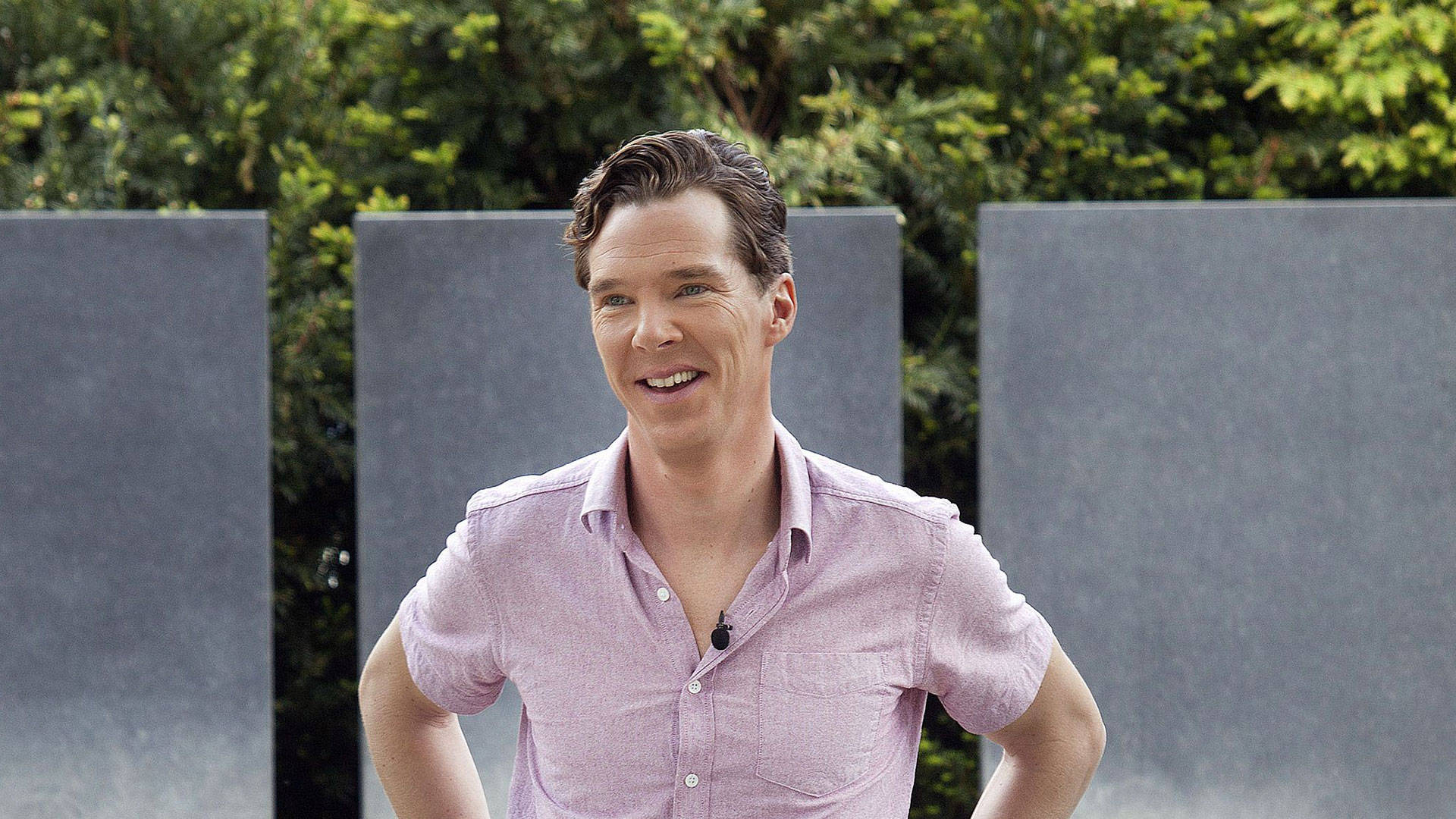 Benedict Cumberbatch Laughing Background