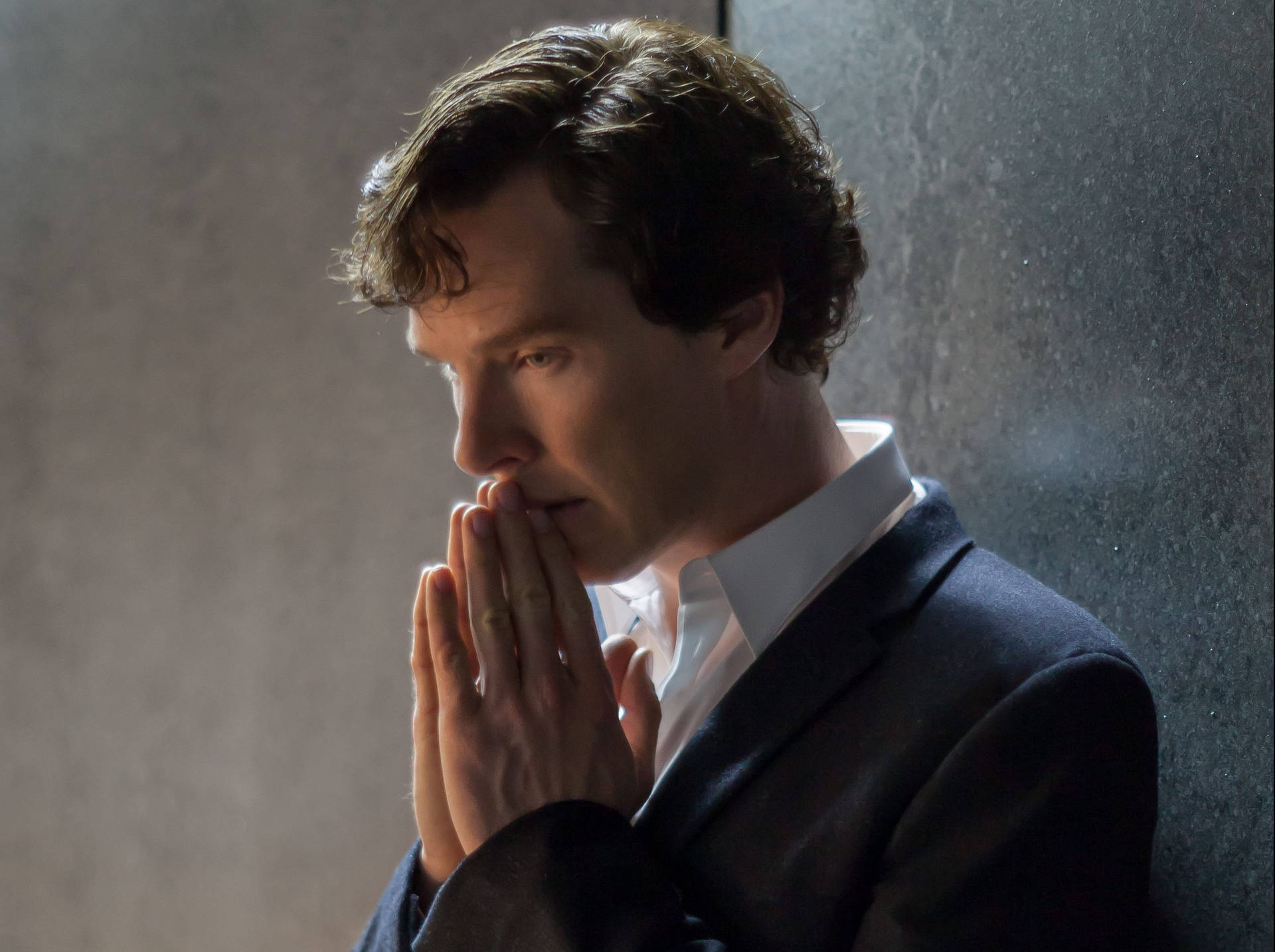 Benedict Cumberbatch Praying Background