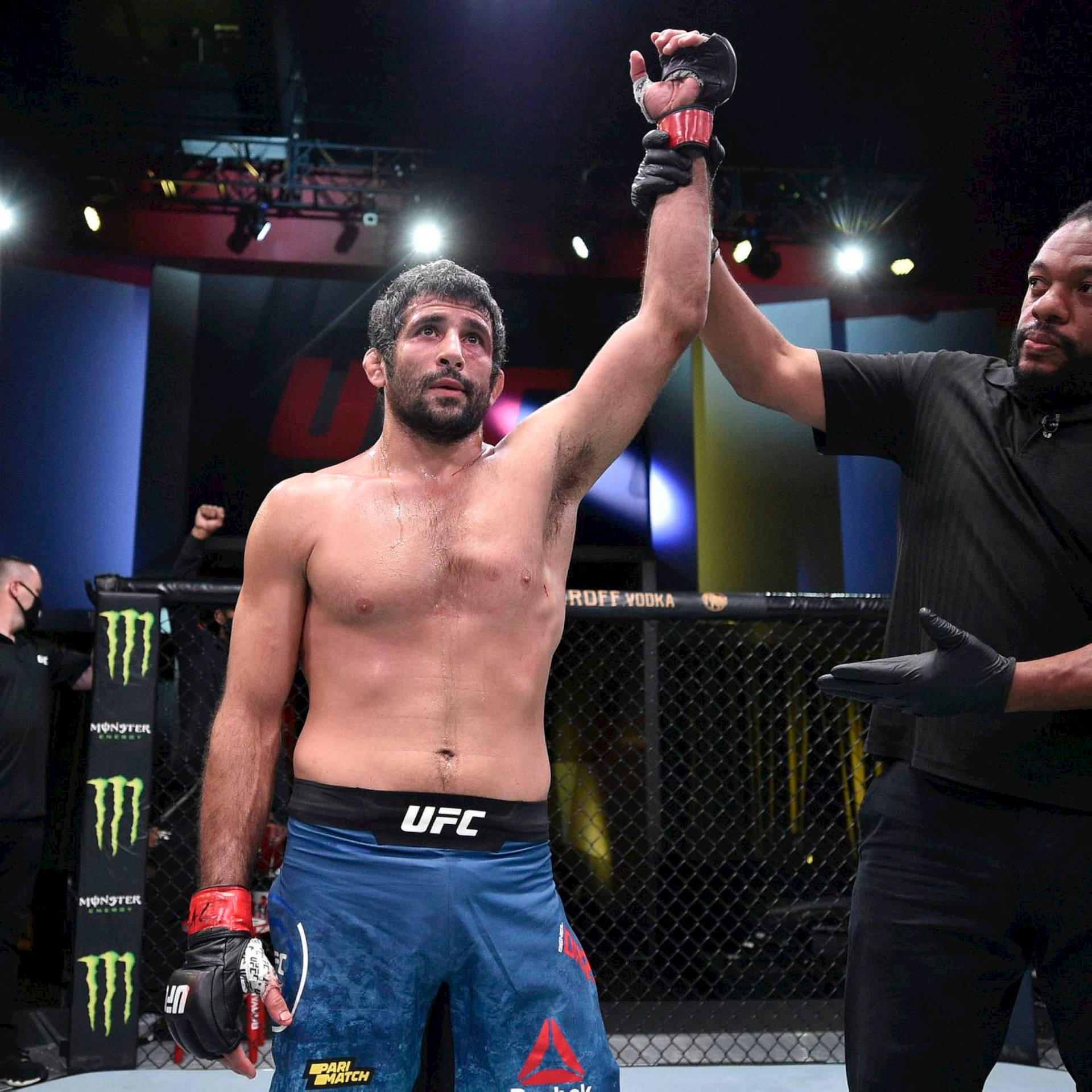 Beneil Dariush With Referee Background