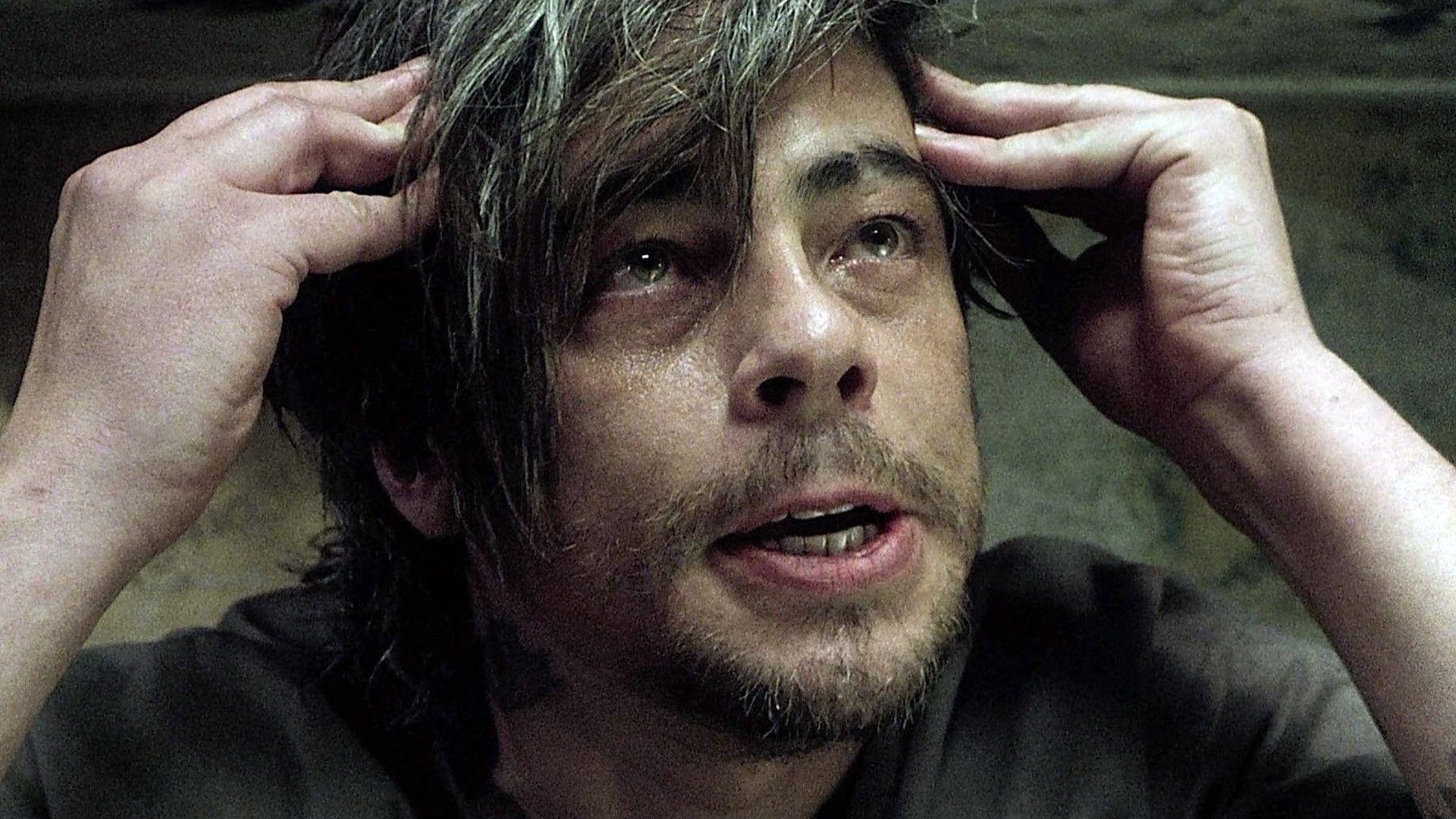 Benicio Del Toro In 21 Grams 2003 Background