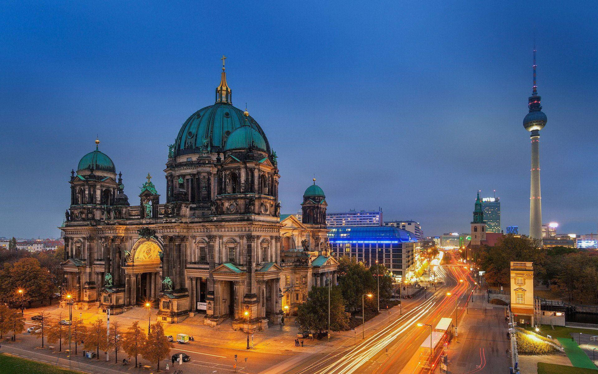 Berlin Evangelical Parish Cityscape Background