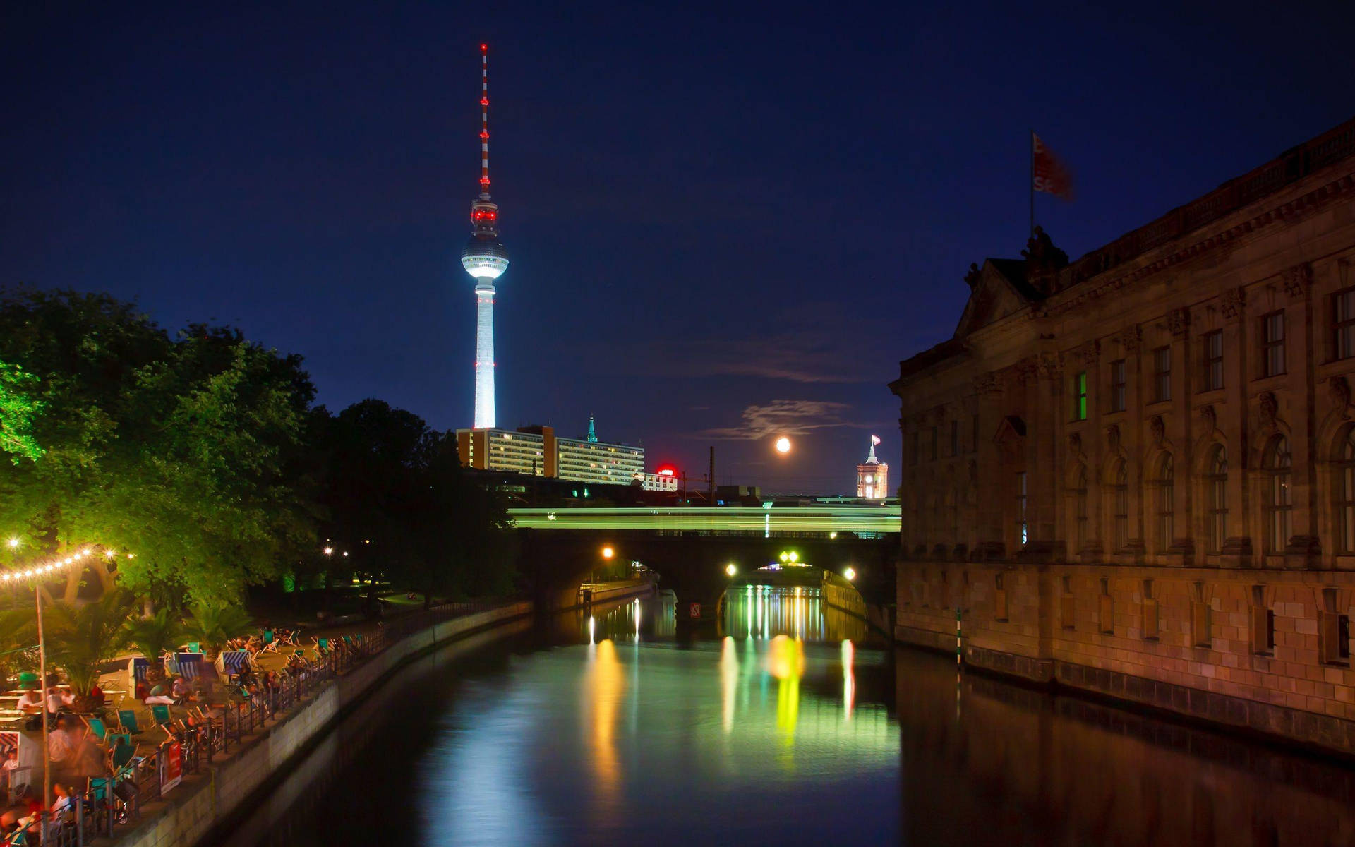 Berlin Monbijou Park At Night Background