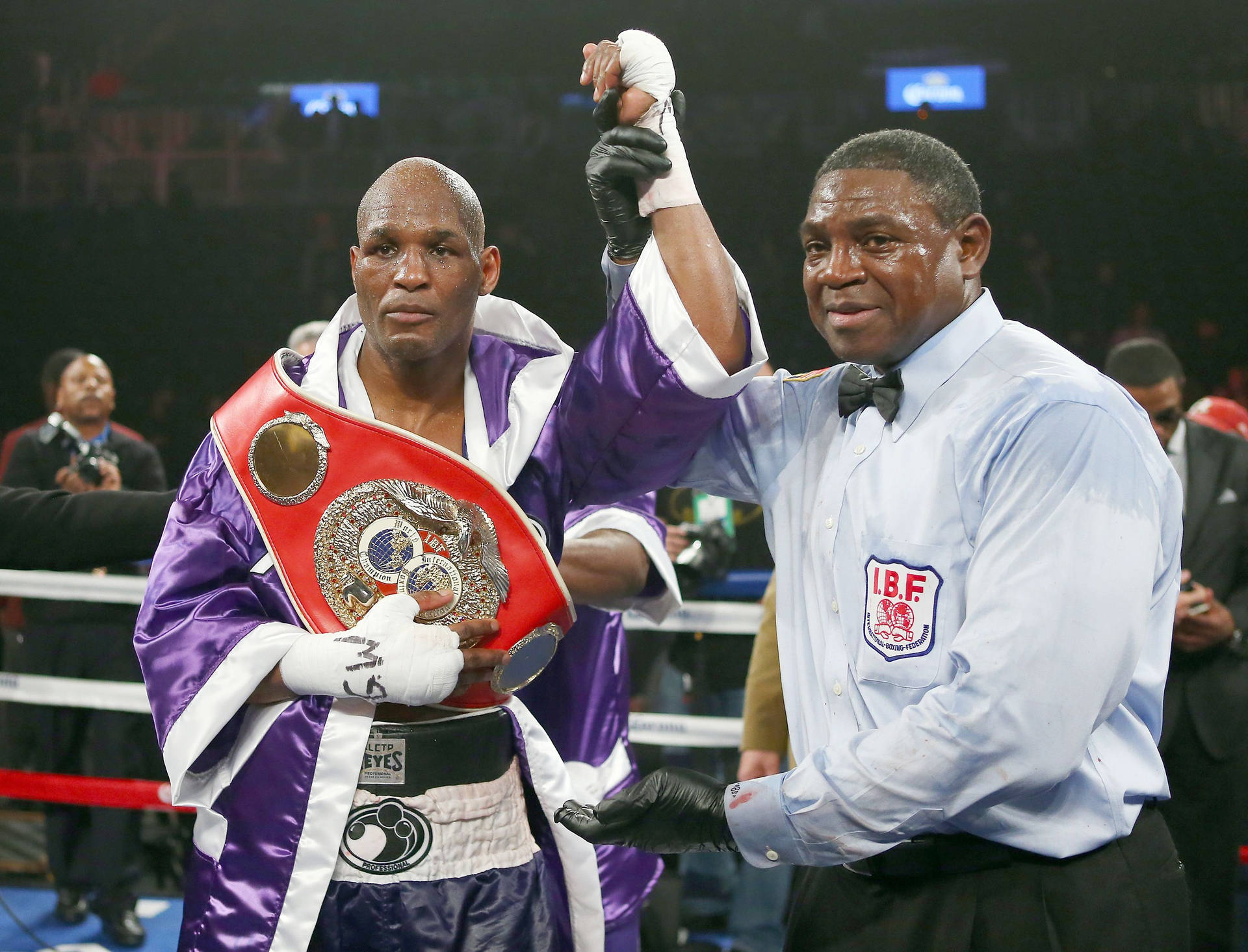 Bernard Hopkins Announced As The Winner Background