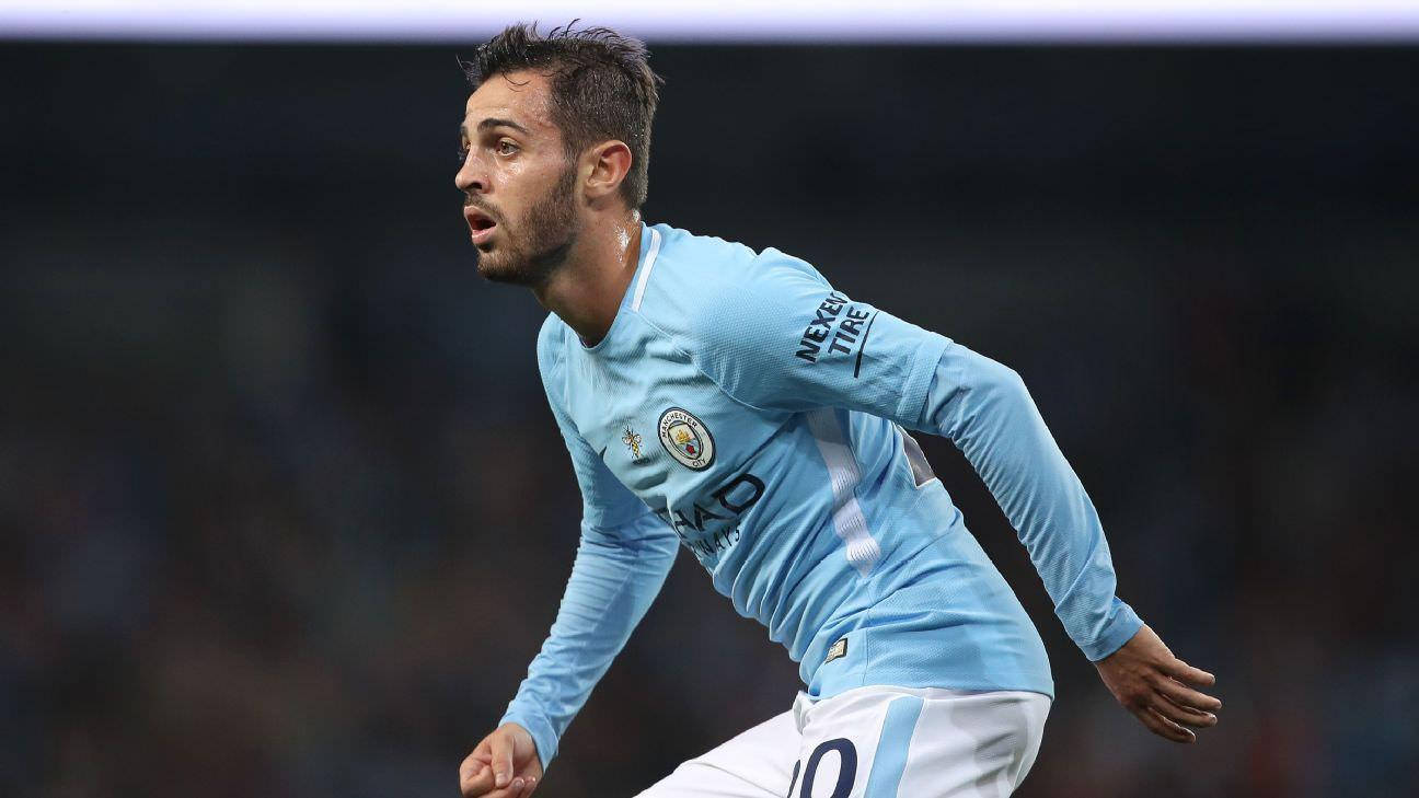 Bernardo Silva Running Towards The Left Background