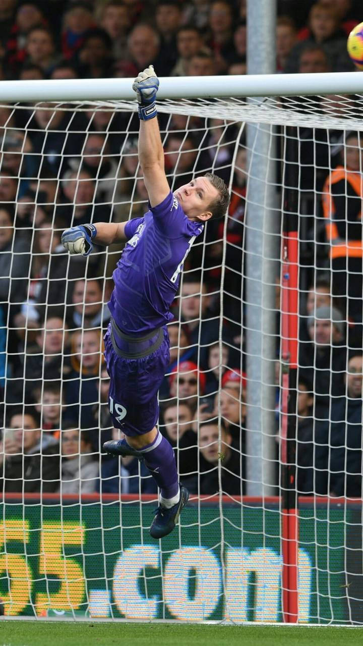 Bernd Leno Jumping Background