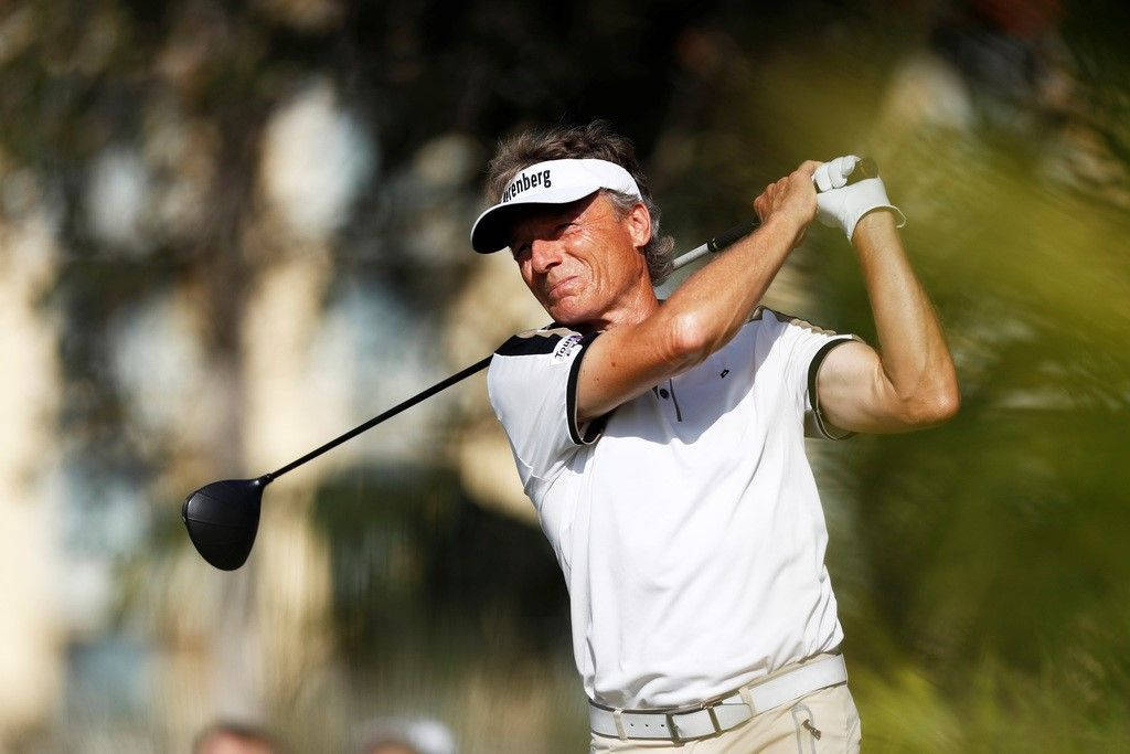 Bernhard Langer In Match Position Background