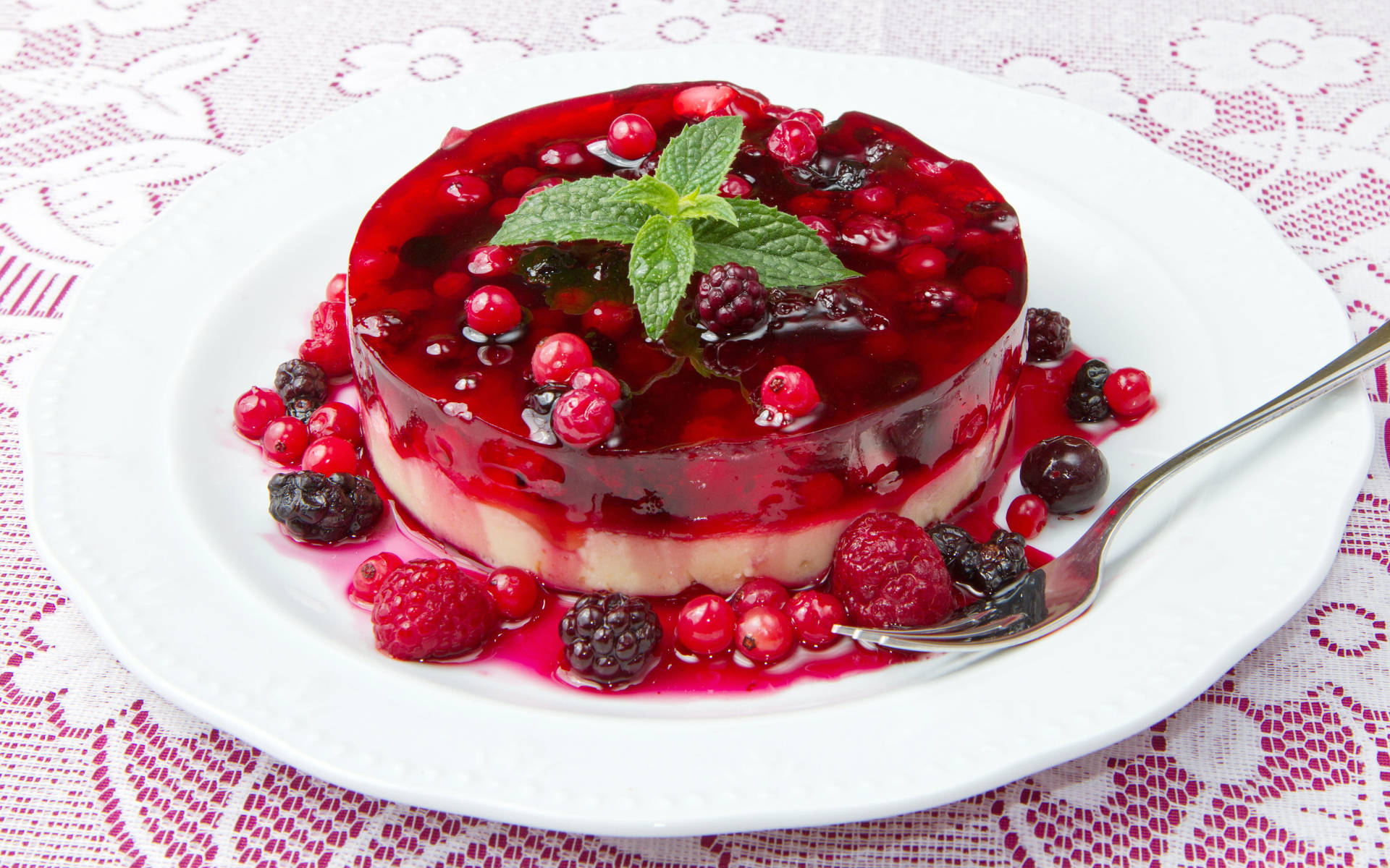 Berries Jello Cake Background