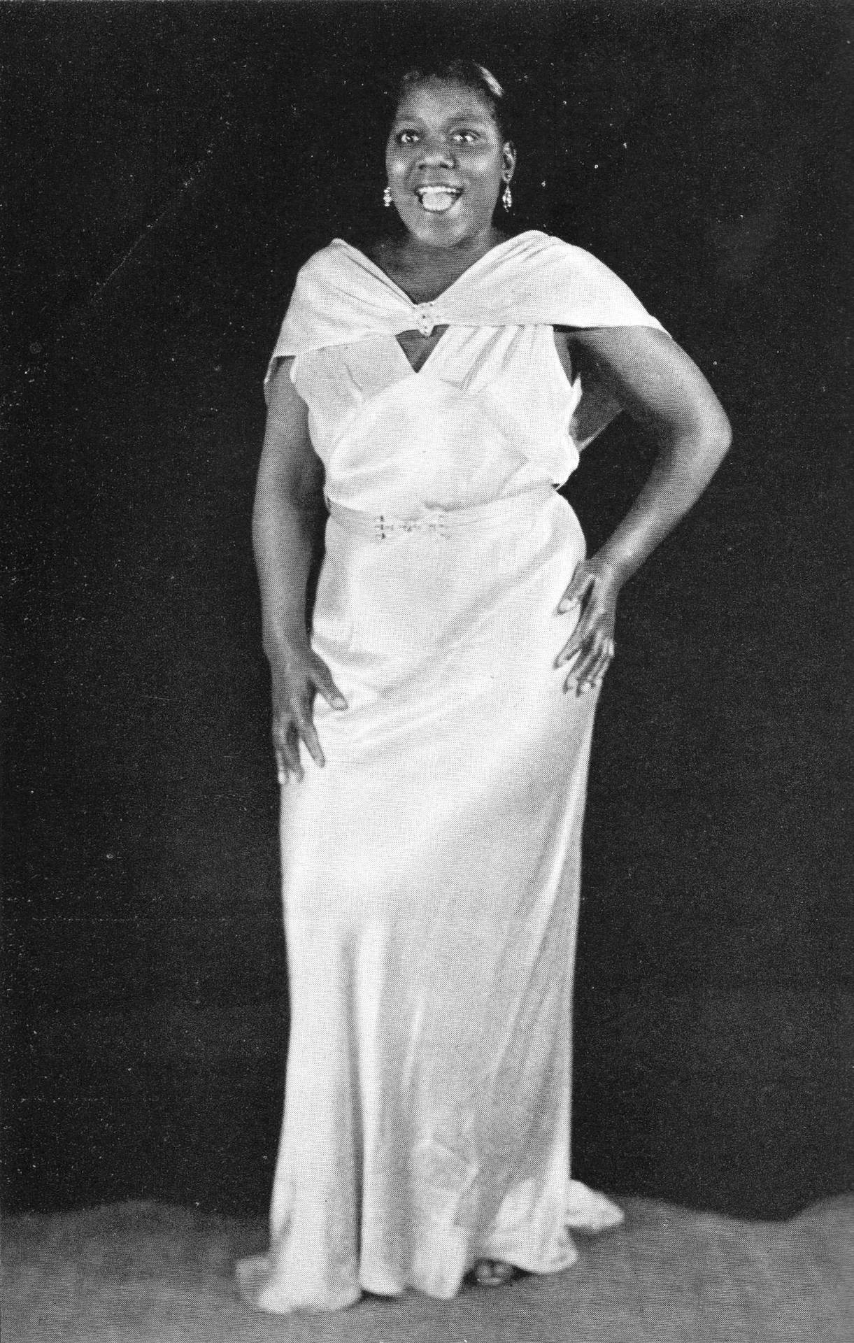 Bessie Smith Posing For The Camera Background