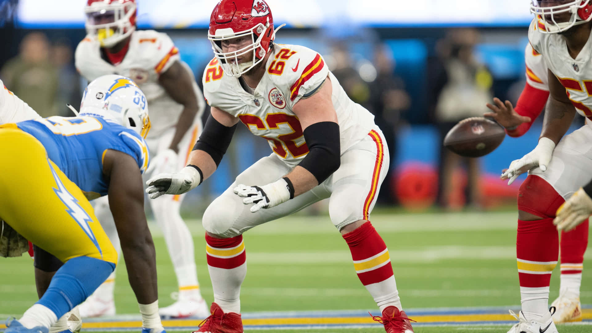 Best American Football Guard Joe Thuney Background