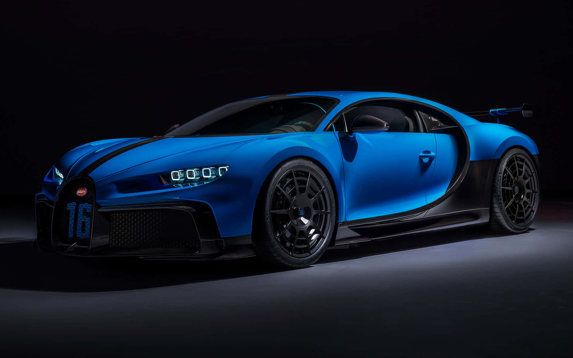 Best Bugatti Chiron Blue Sports Car Model Background