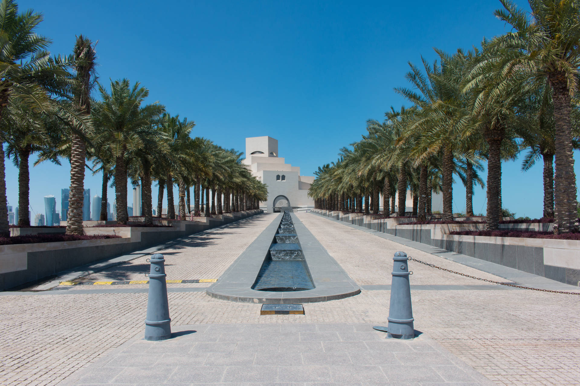 Best Islamic Fountain Walkway Background