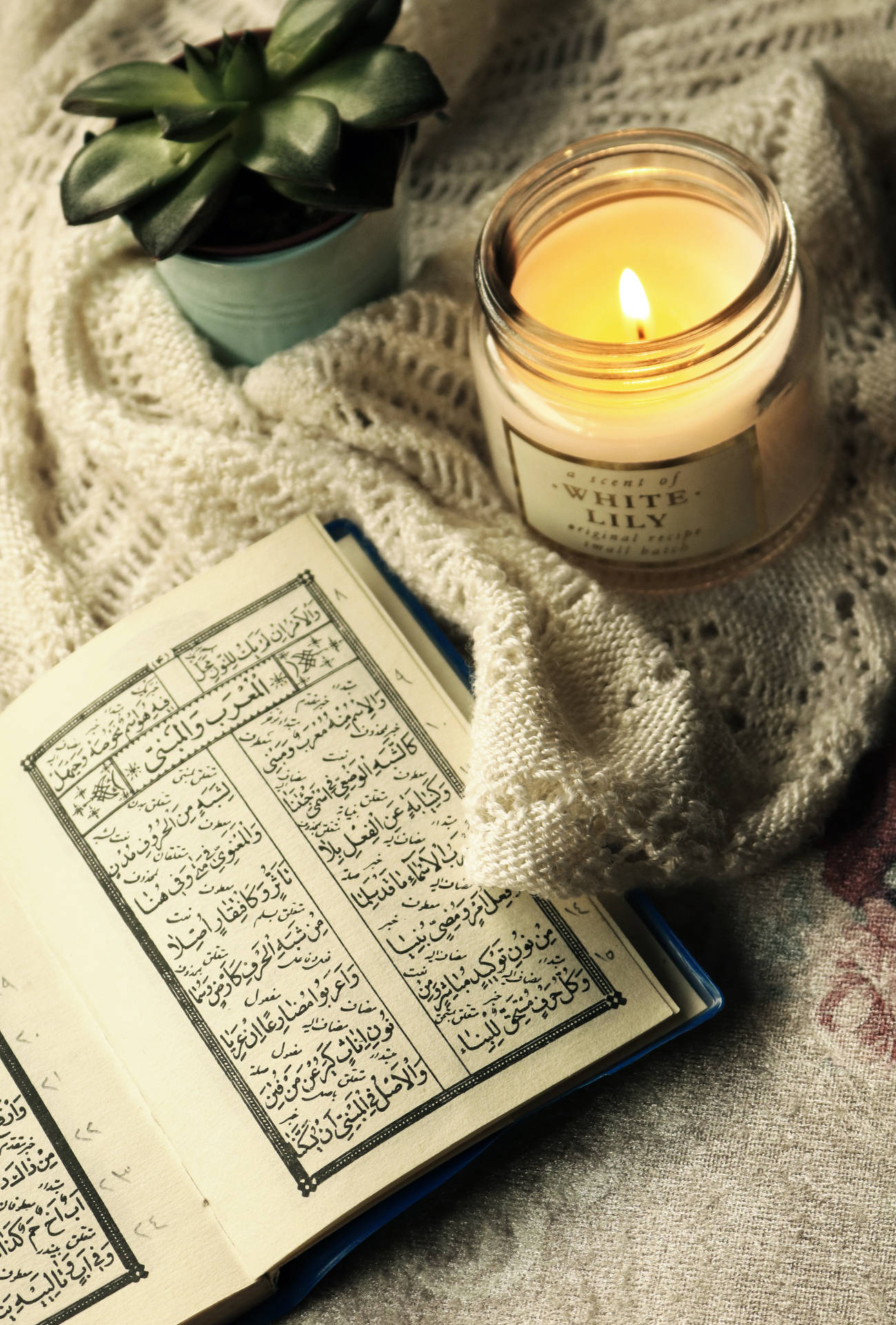 Best Islamic Quran Candle Background