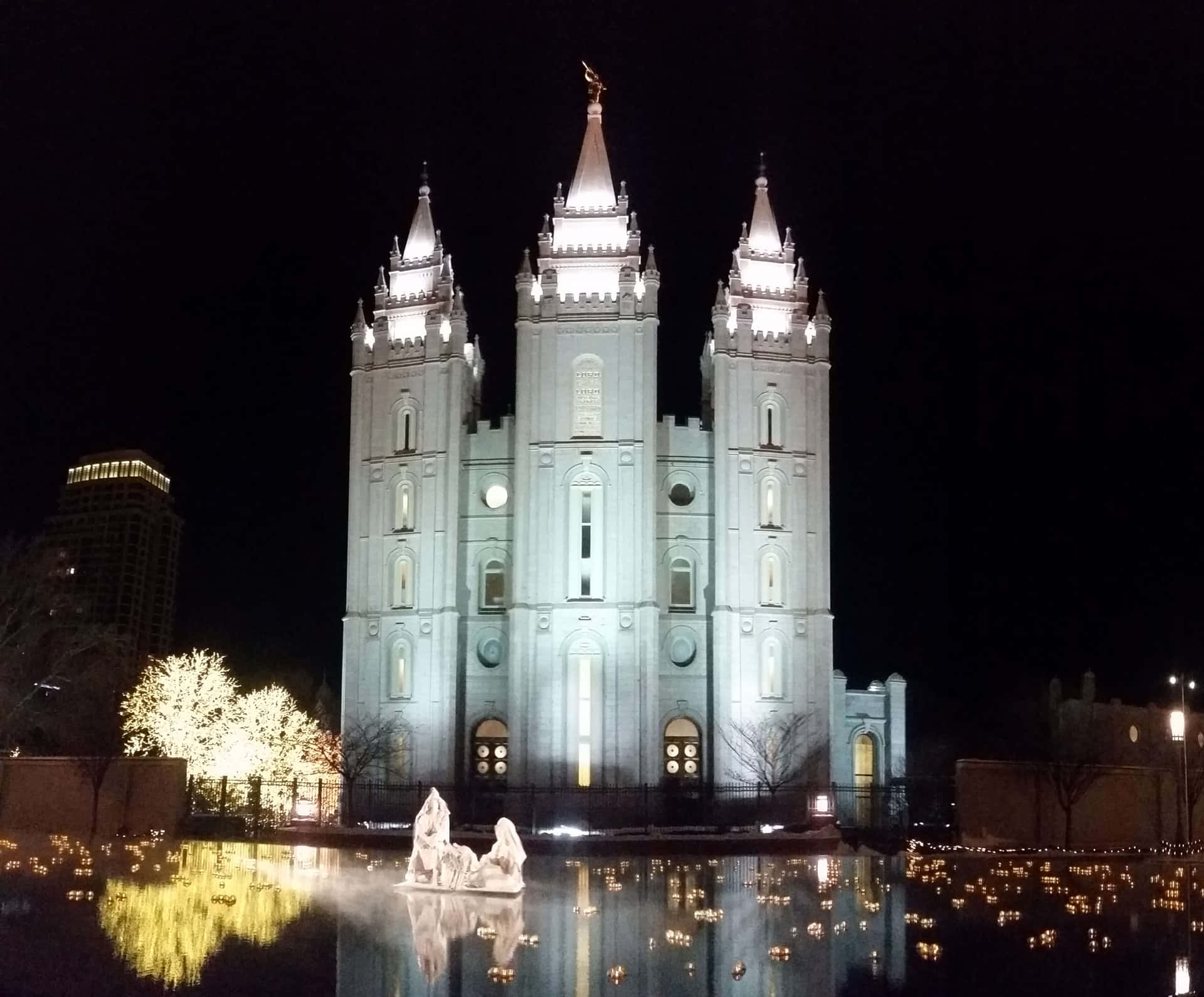 Best Known Mormon Temple Background