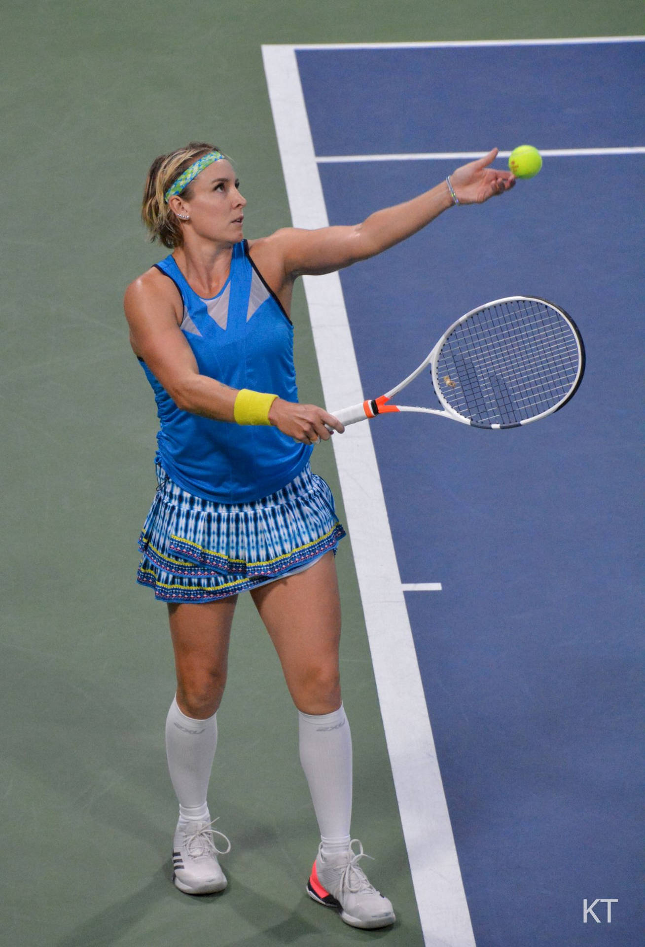 Bethanie Mattek-sands Serving