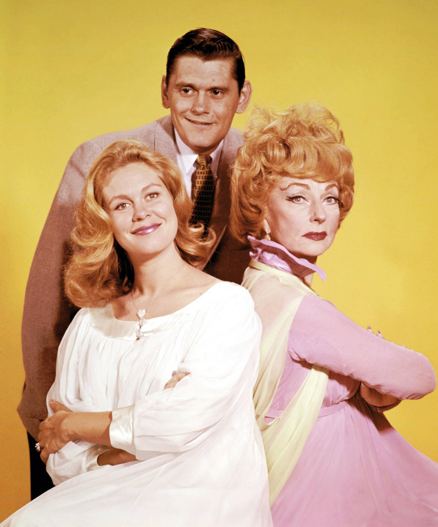 Bewitched Endora With The Couple Background