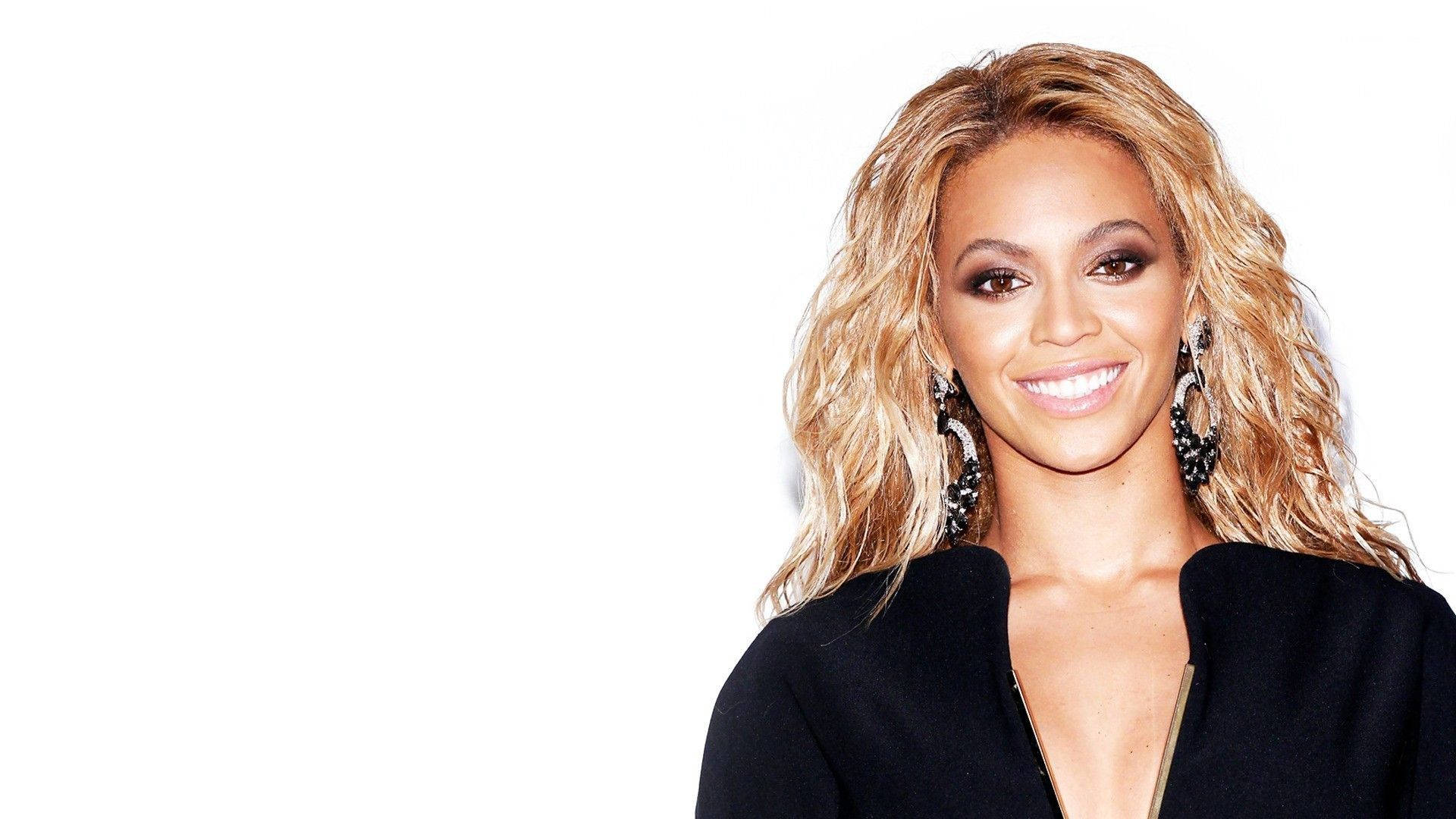 Beyoncé Celebrates Her Success Background