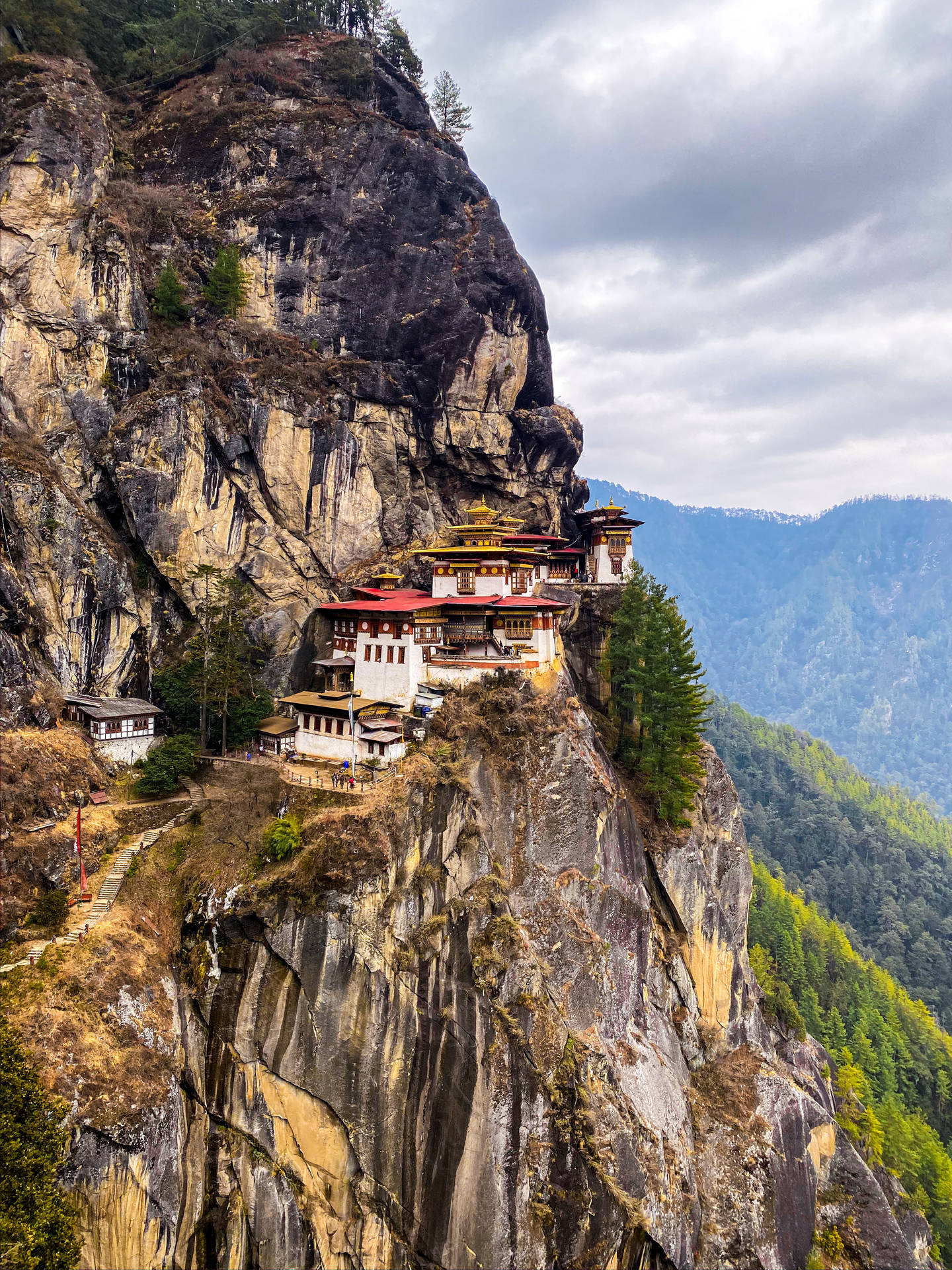 Bhutan Cliffside Temple Background