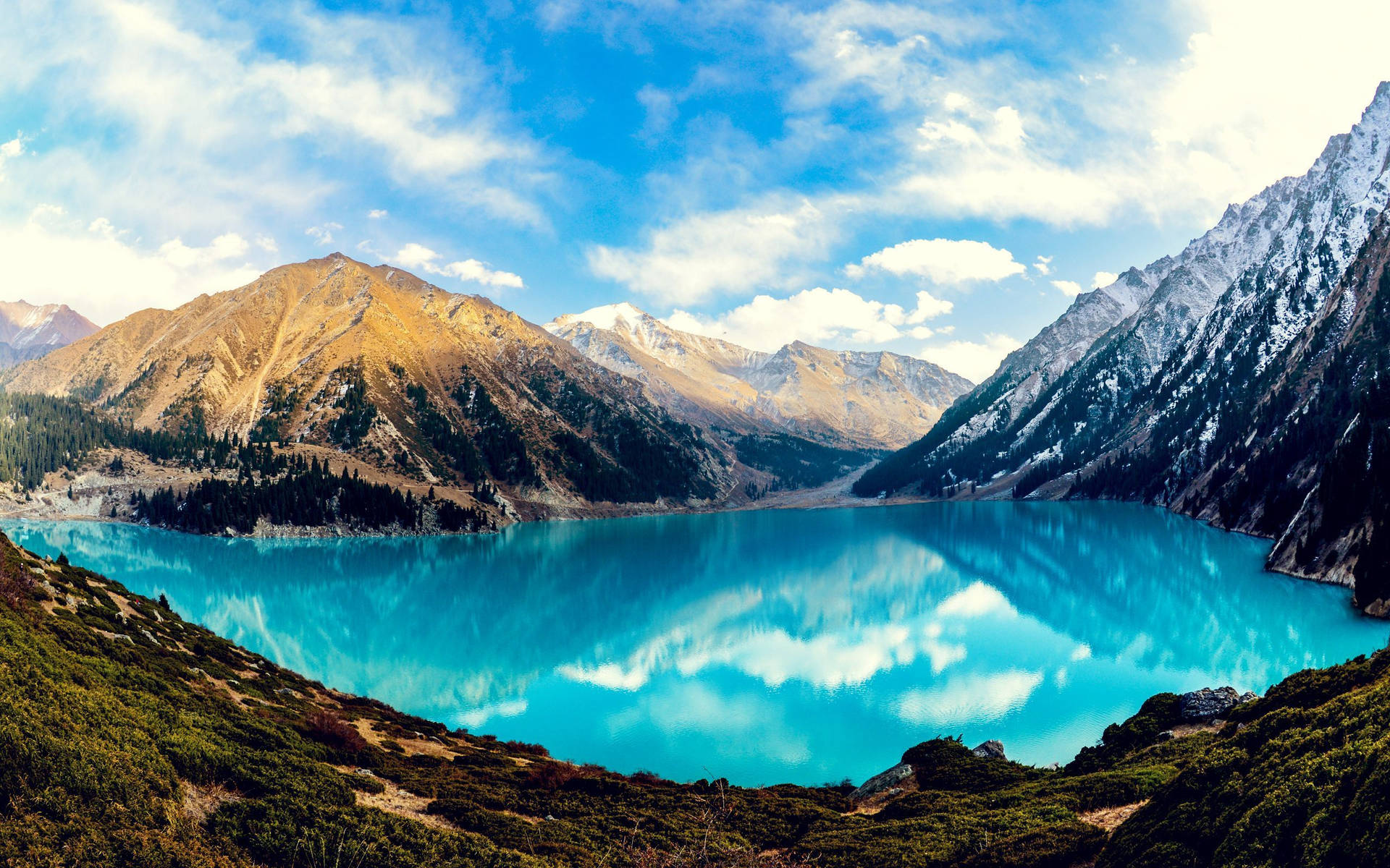 Big Almaty Lake Panoramic View Background