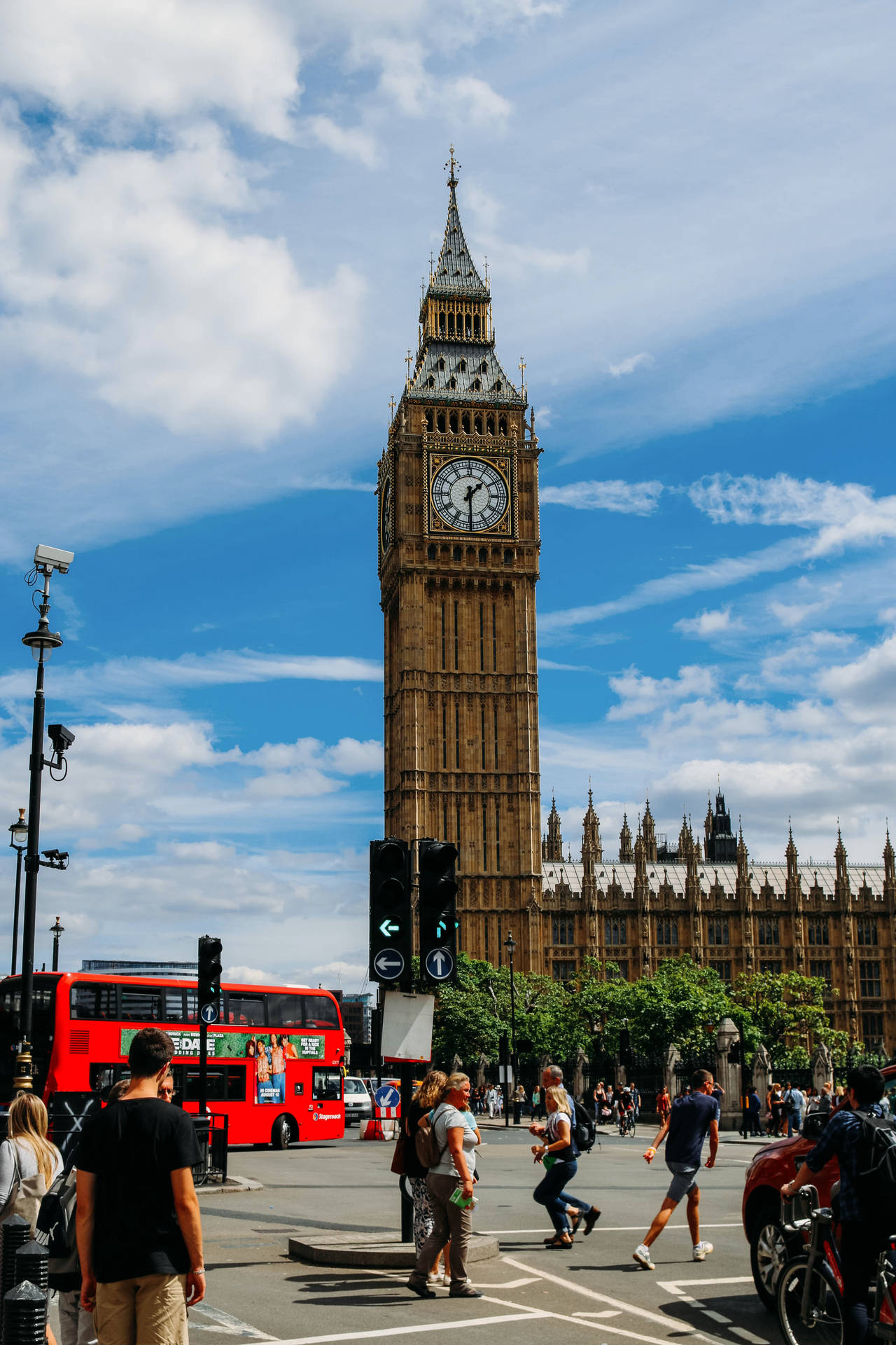 Big Ben And Pedestrians