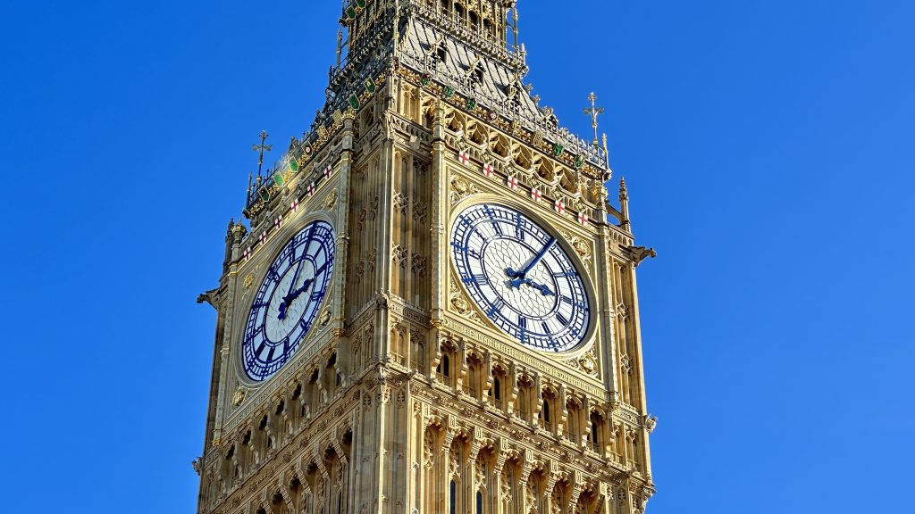 Big Ben And The Sky Background