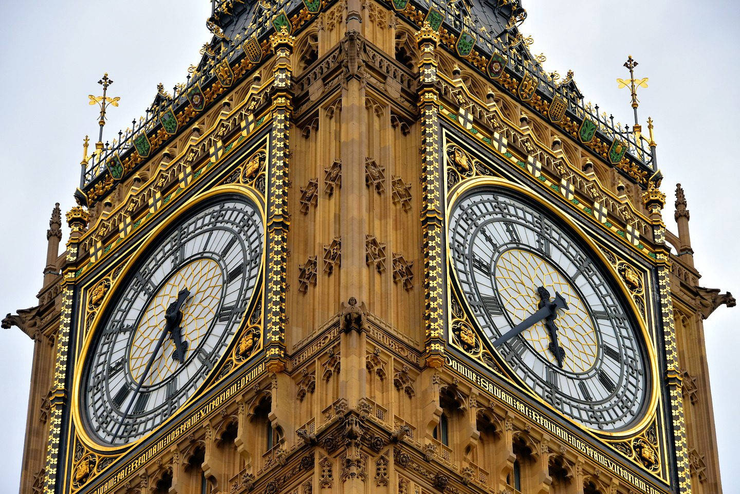 Big Ben Angled Shot Background