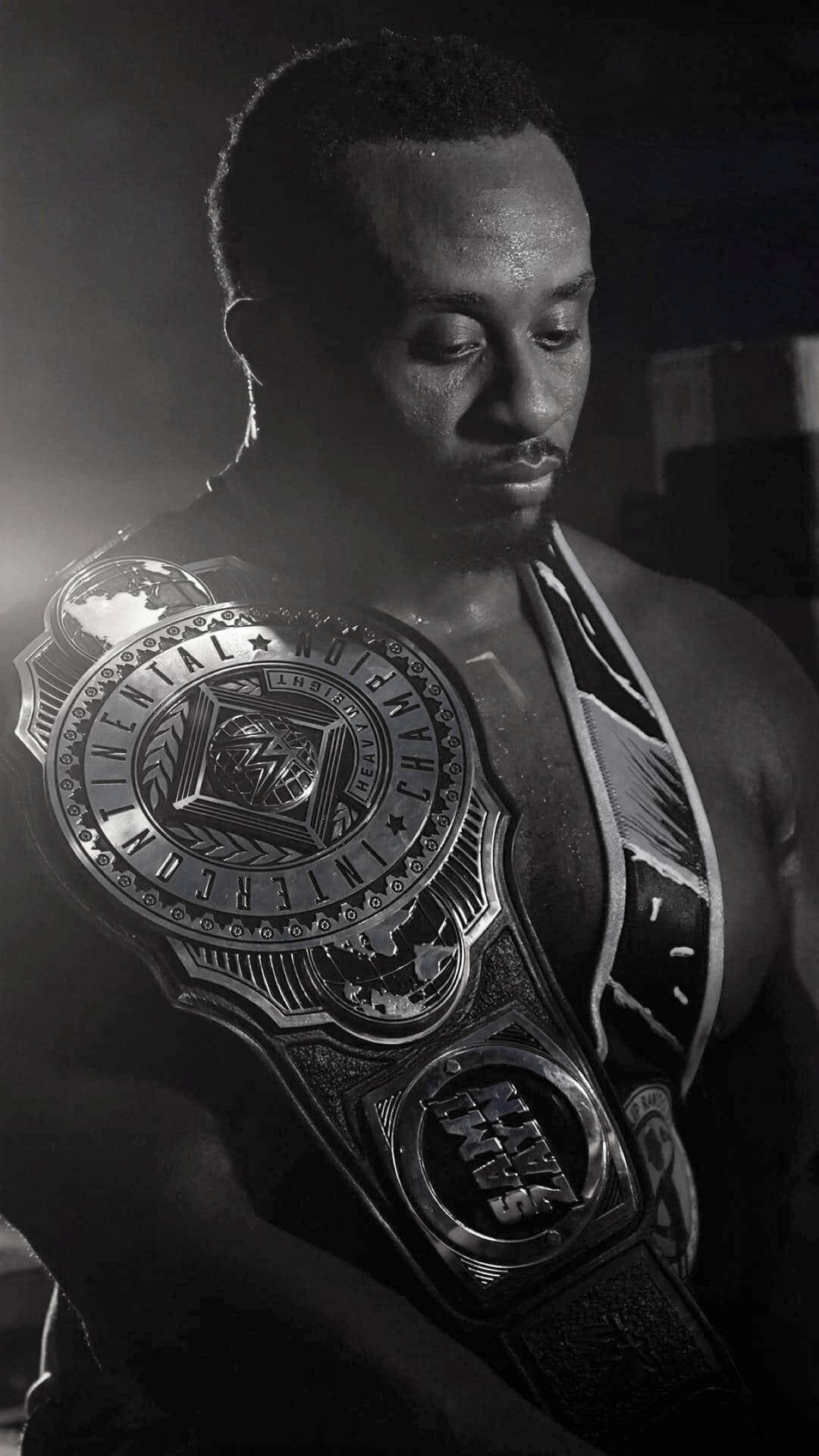 Big E Greyscale Photo Background