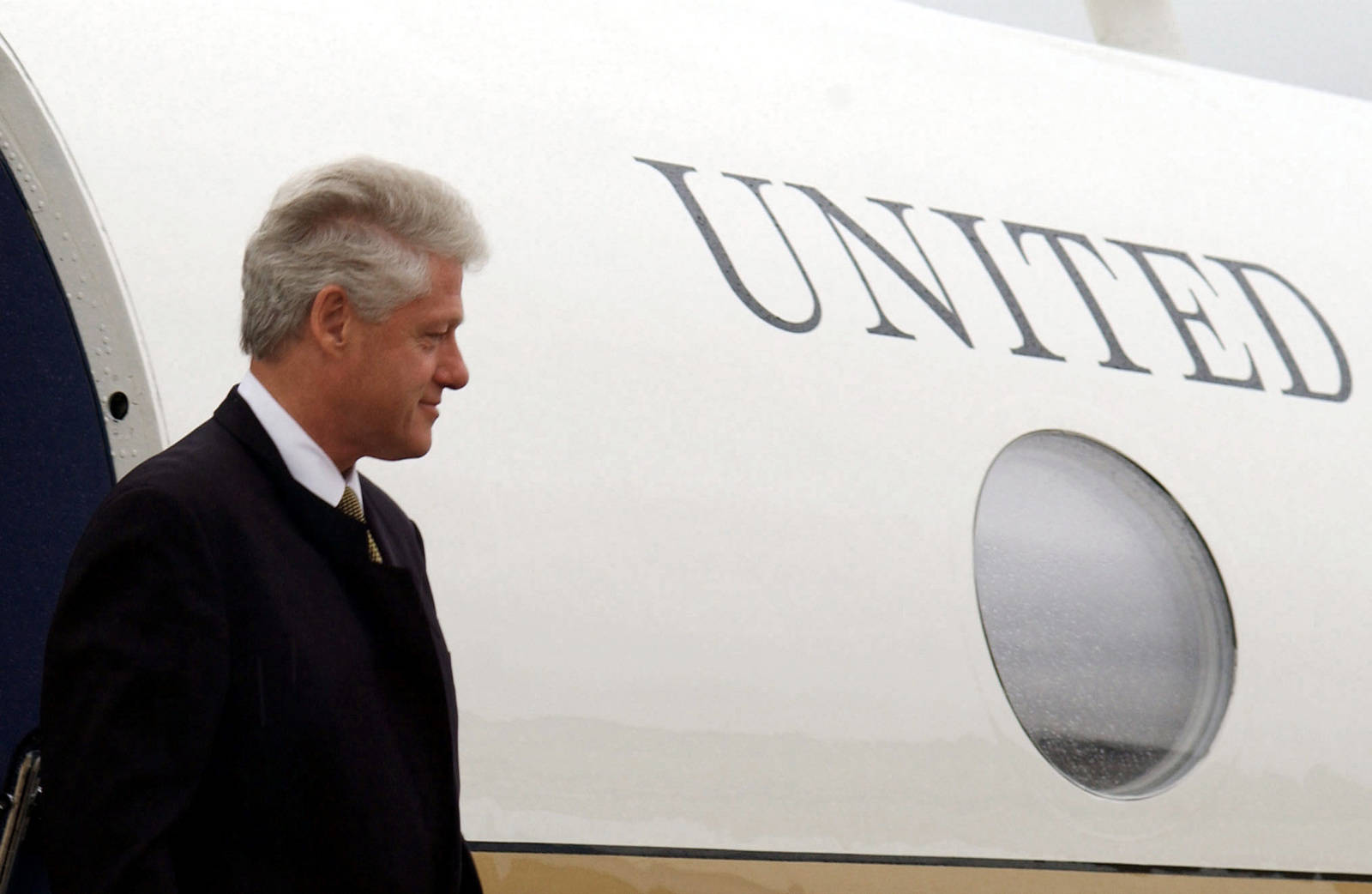 Bill Clinton Air Force One Landscape Background