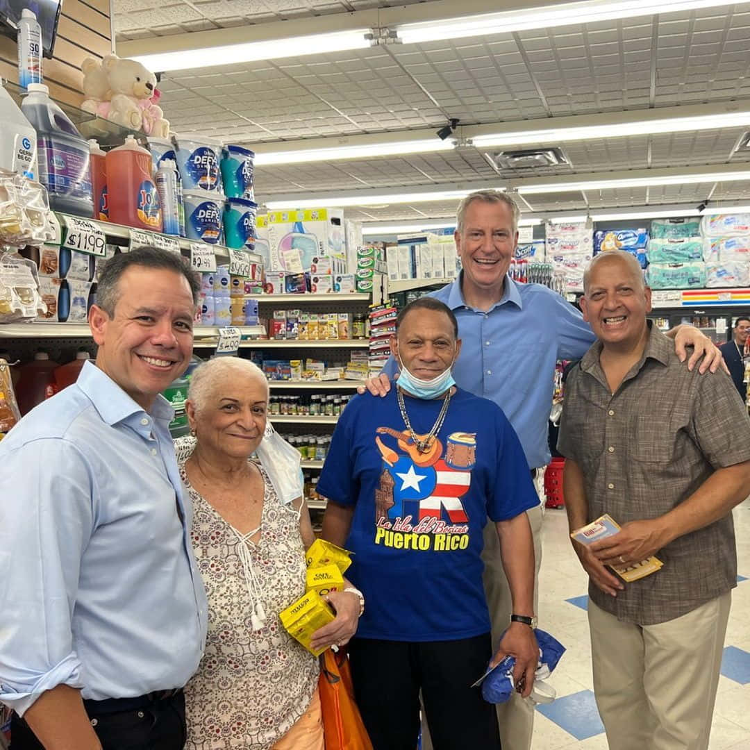 Bill De Blasio In A Grocery Aisle Background