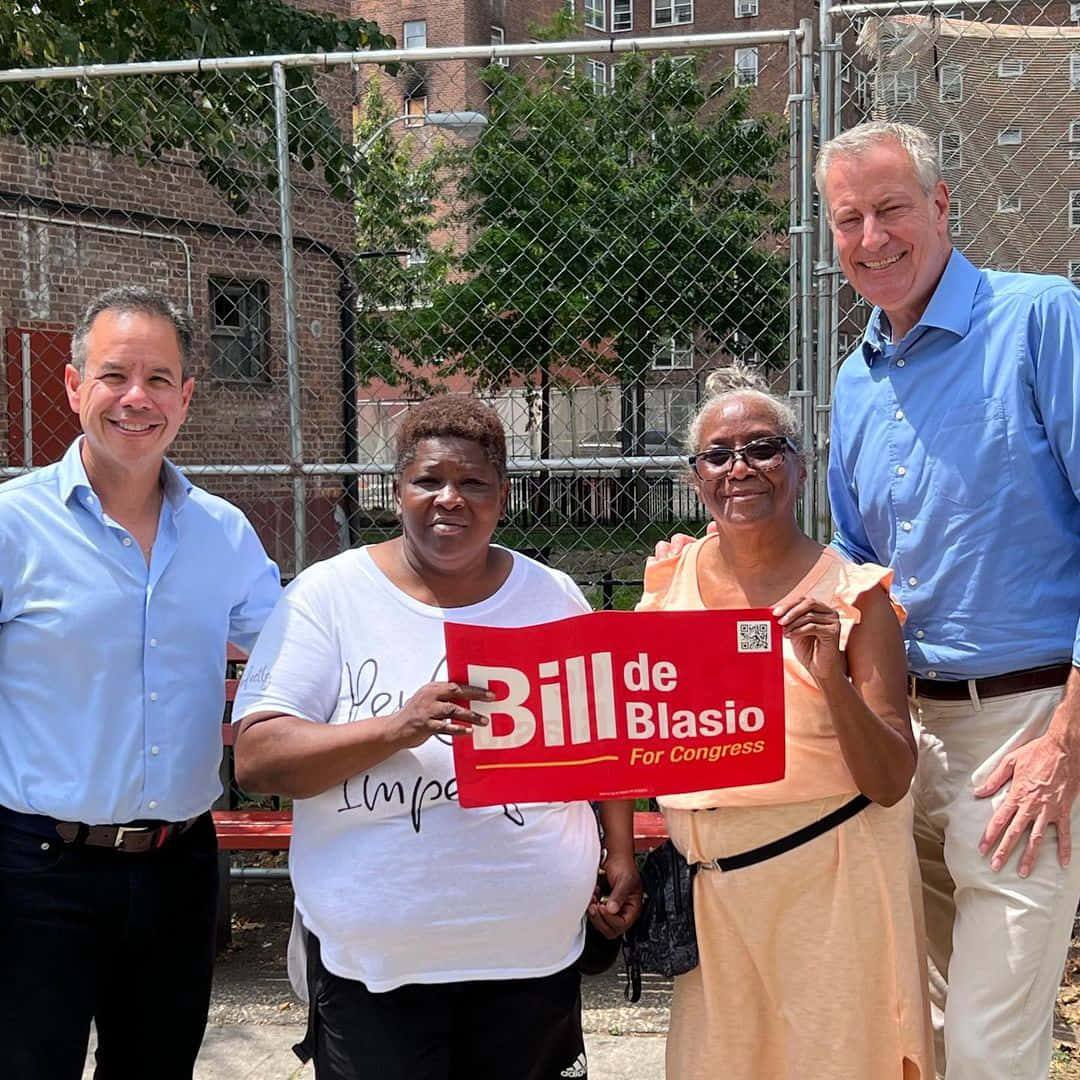 Bill De Blasio Towering His Supporters